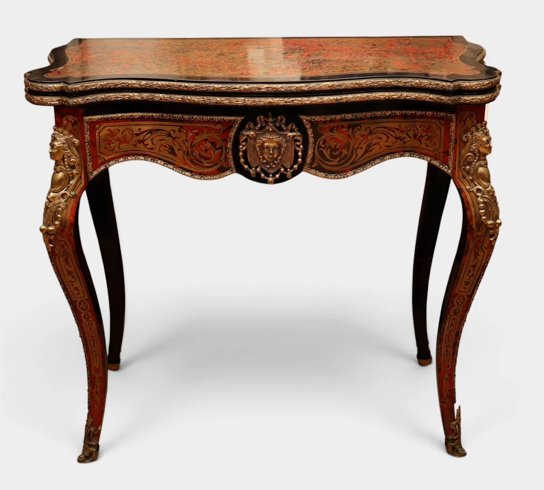 Mesa de juego en marquetería de tipo Boulle de estilo Napoleón III.