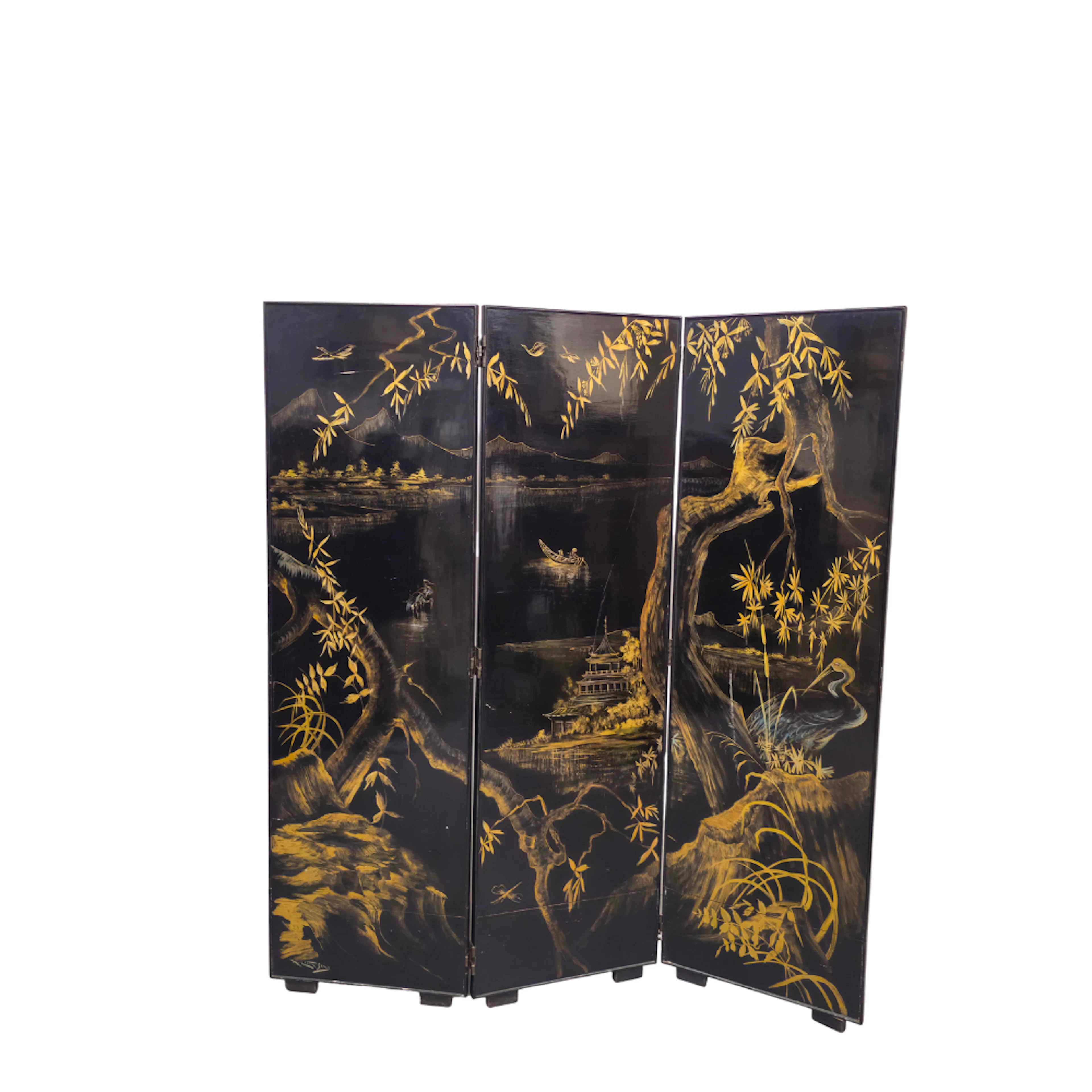 BIOMBO EN LACA CHINA CON ESCENAS COSTUMBRISTAS. REVERSO EN FIBRA VEGETAL