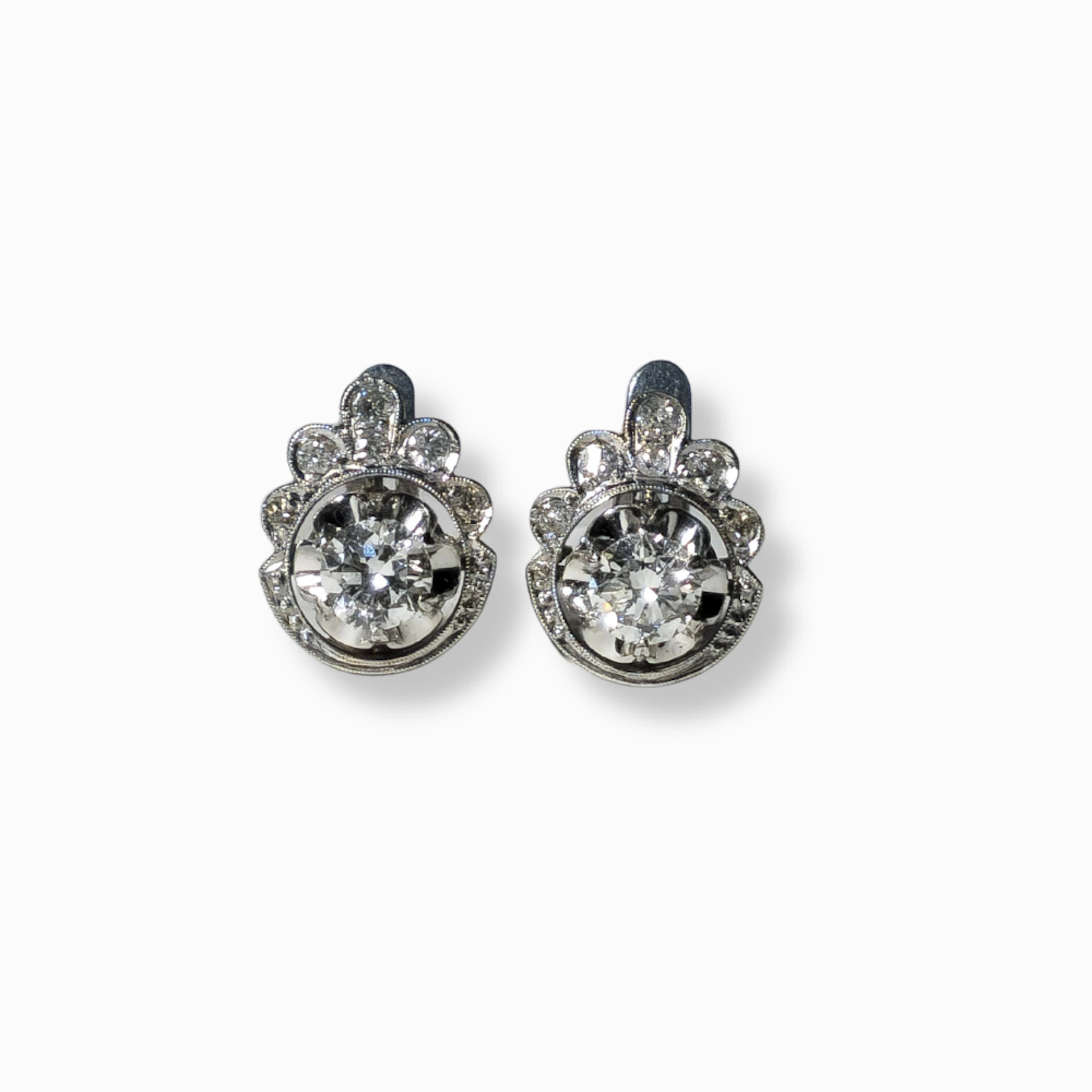 PENDIENTES AÑOS 40 EN ORO BLANCO CON BRILLANTES.