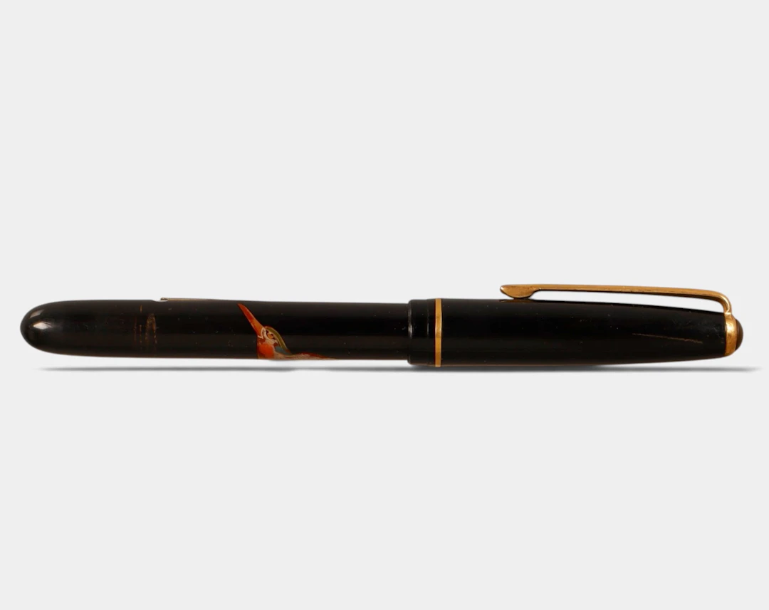 Pluma estilográfica Dunhill-Namiki maki-e.