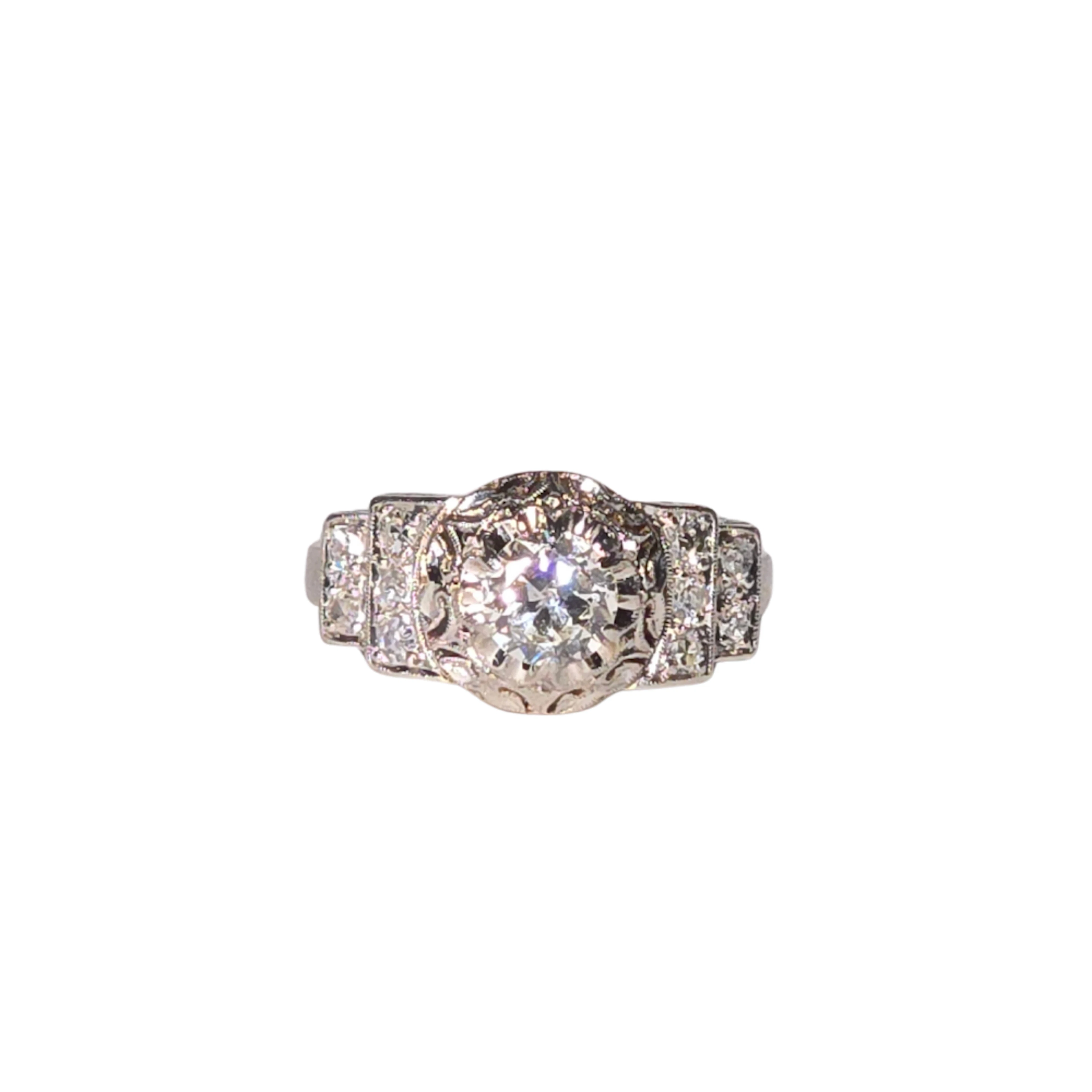 ANILLO ART DÉCO EN PLATINO. MONTURA CON DISEÑO EN FILIGRANA CALADA.