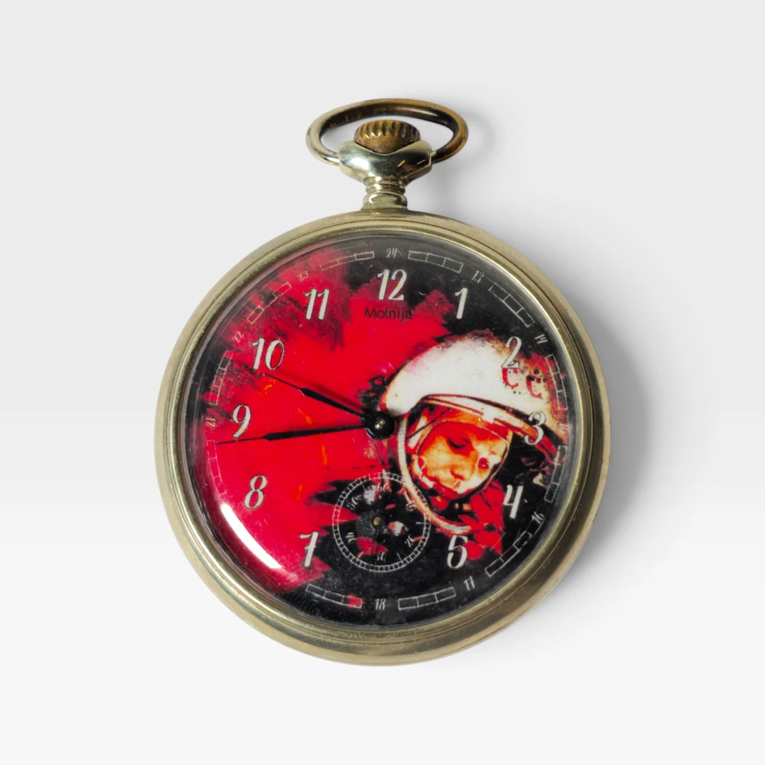 Reloj de bolsillo "Molnia, Cosmos Gagarin" de Ex Unión Sovieta.