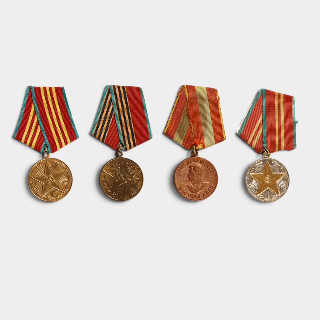 Lote de cuatro medallas militares de ex unión sovietica. Circa años 60/70.