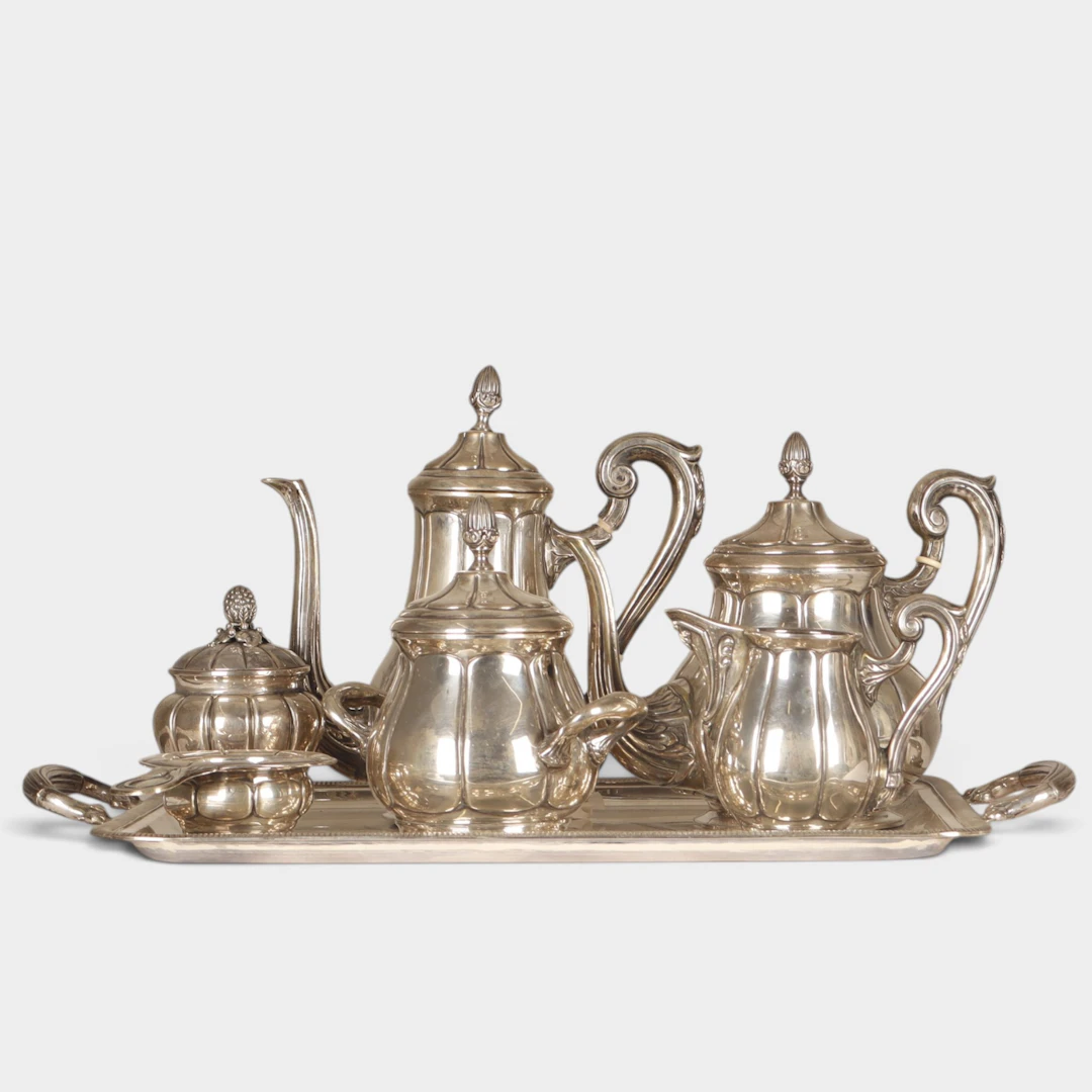Juego de té y café en plata.