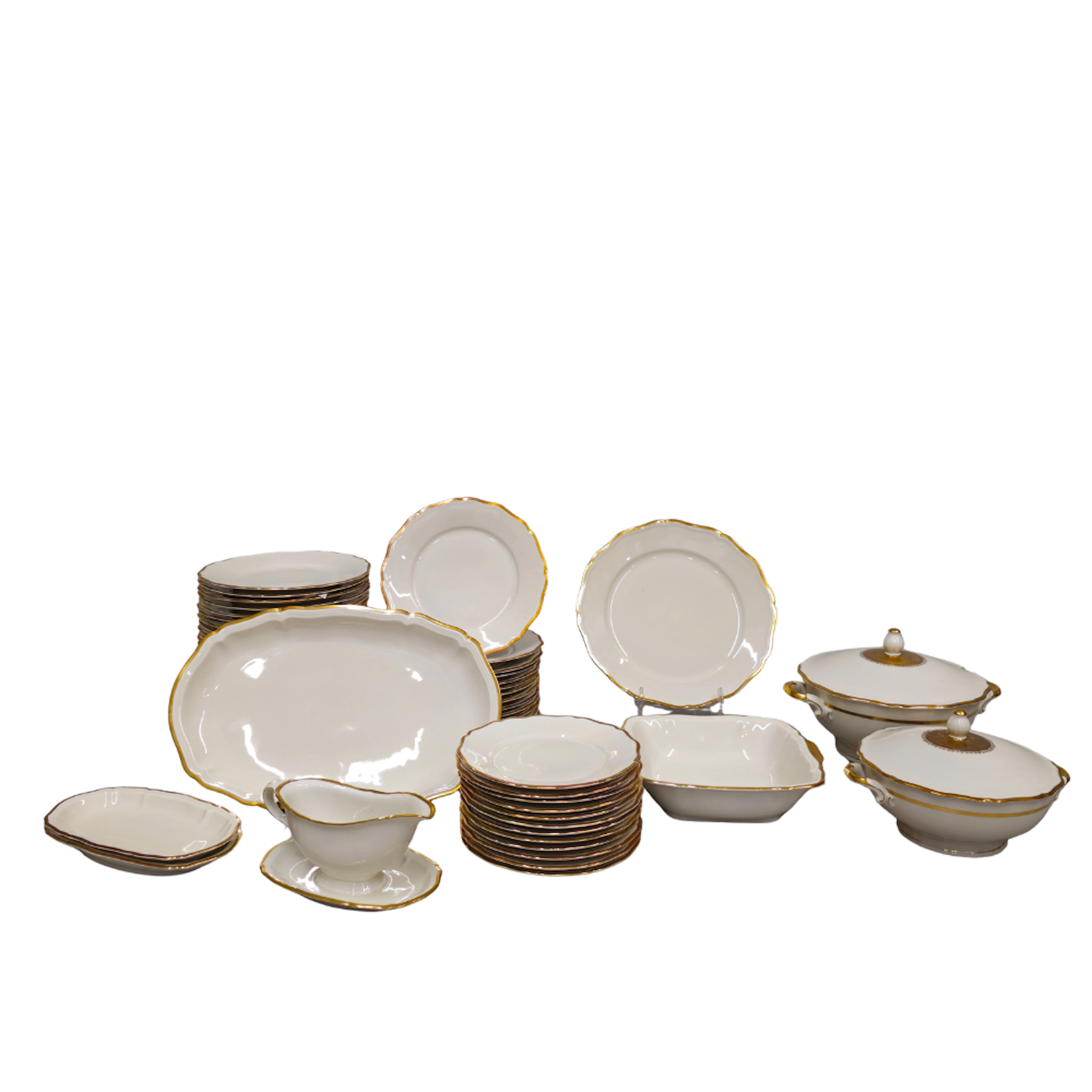 JOHANN HAVILAND BAVARIA. VAJILLA DE PORCELANA CON RIBETE DORADO DE