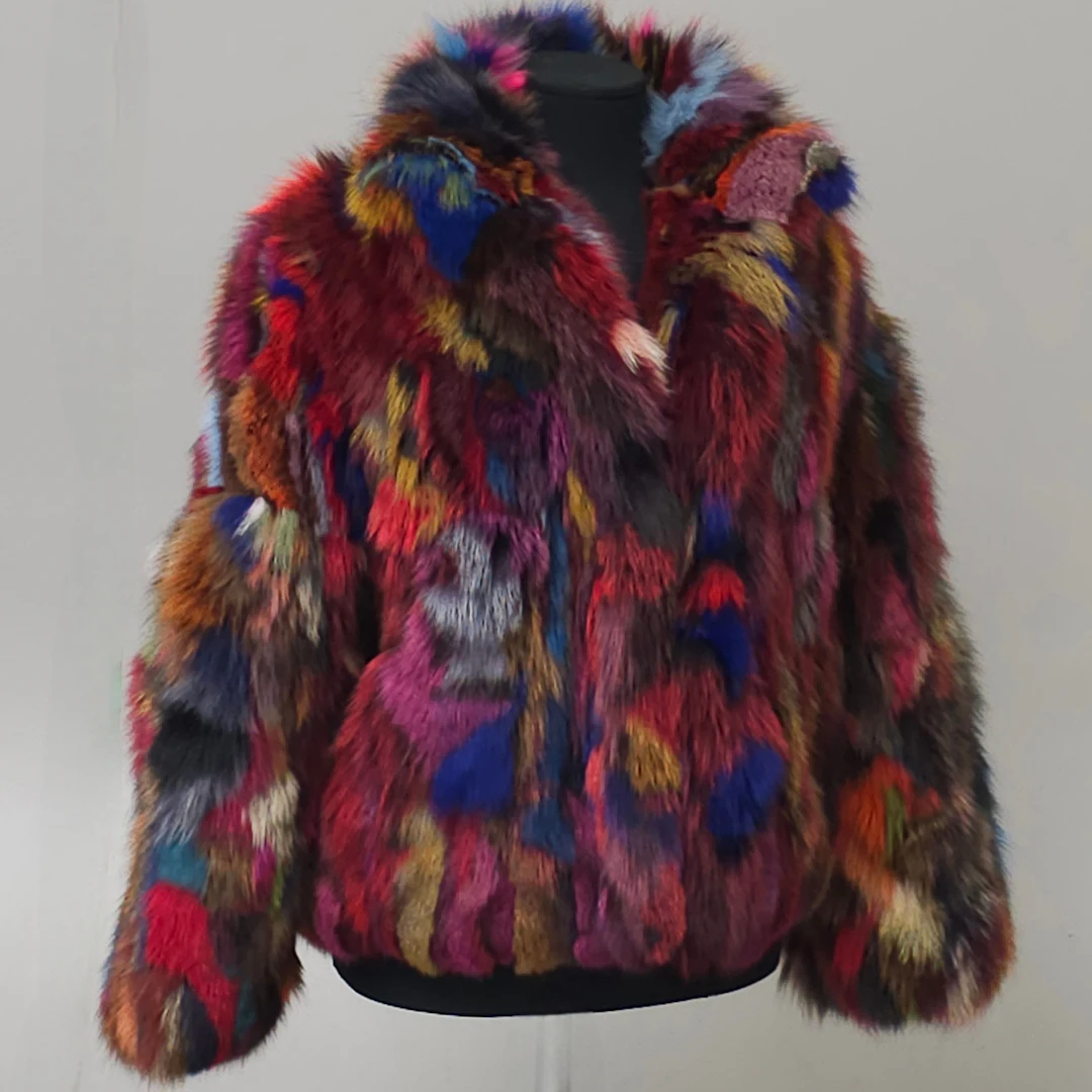 CHAQUETÓN DE ZORRO MULTICOLOR.