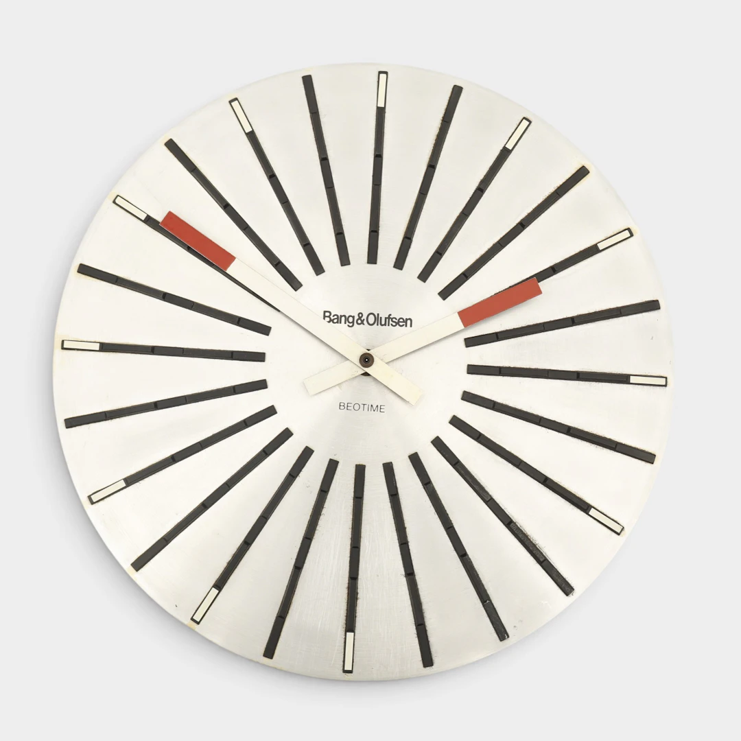 BANG & OLUFSEN BEOTIME RELOJ DE PARED.