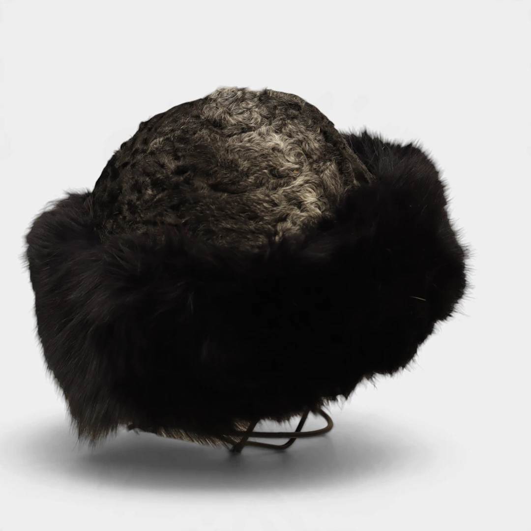 Gorro casquete en astracán y zorro.