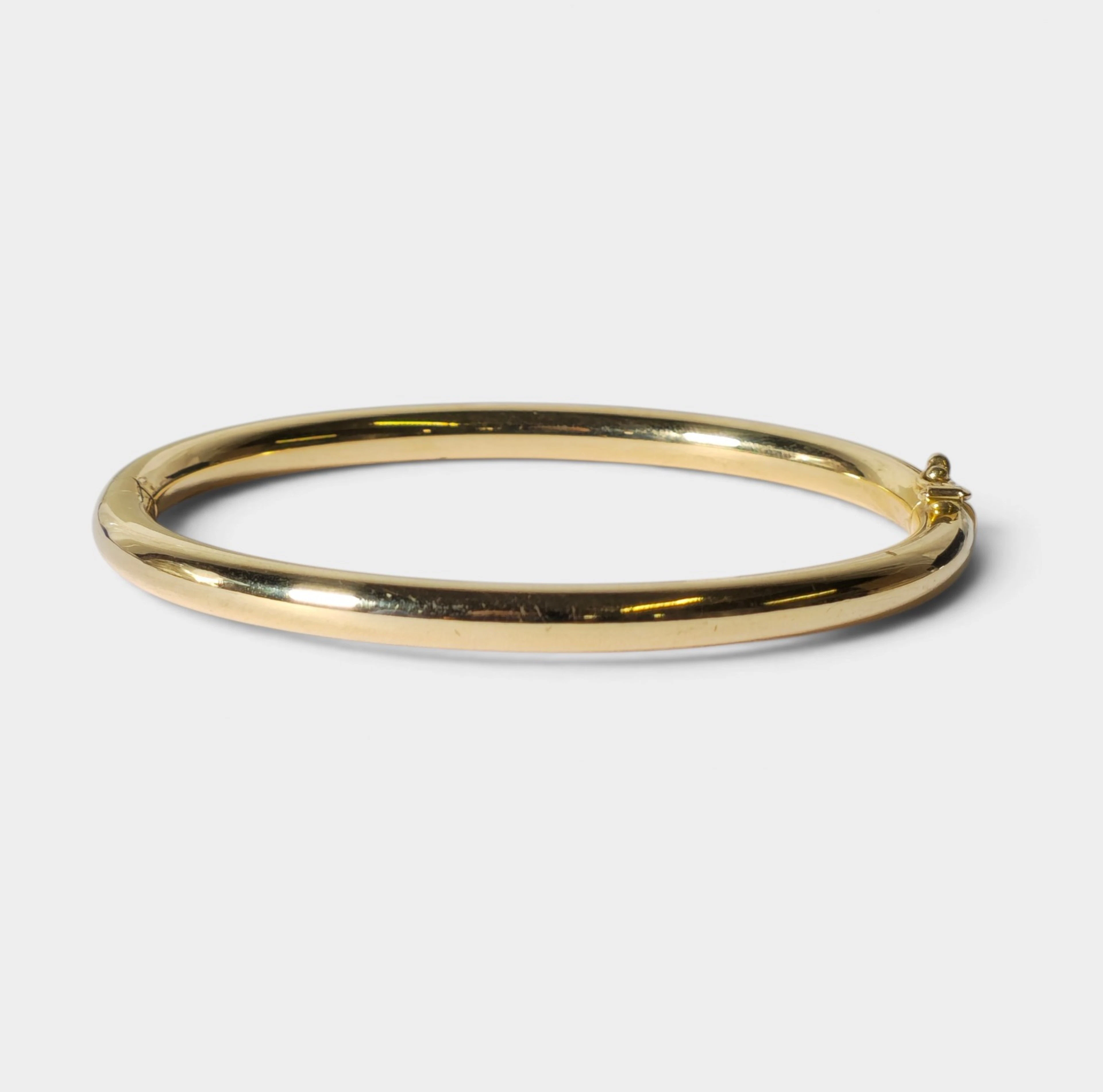Brazalete, pulsera esclava en oro amarillo de 18 K.