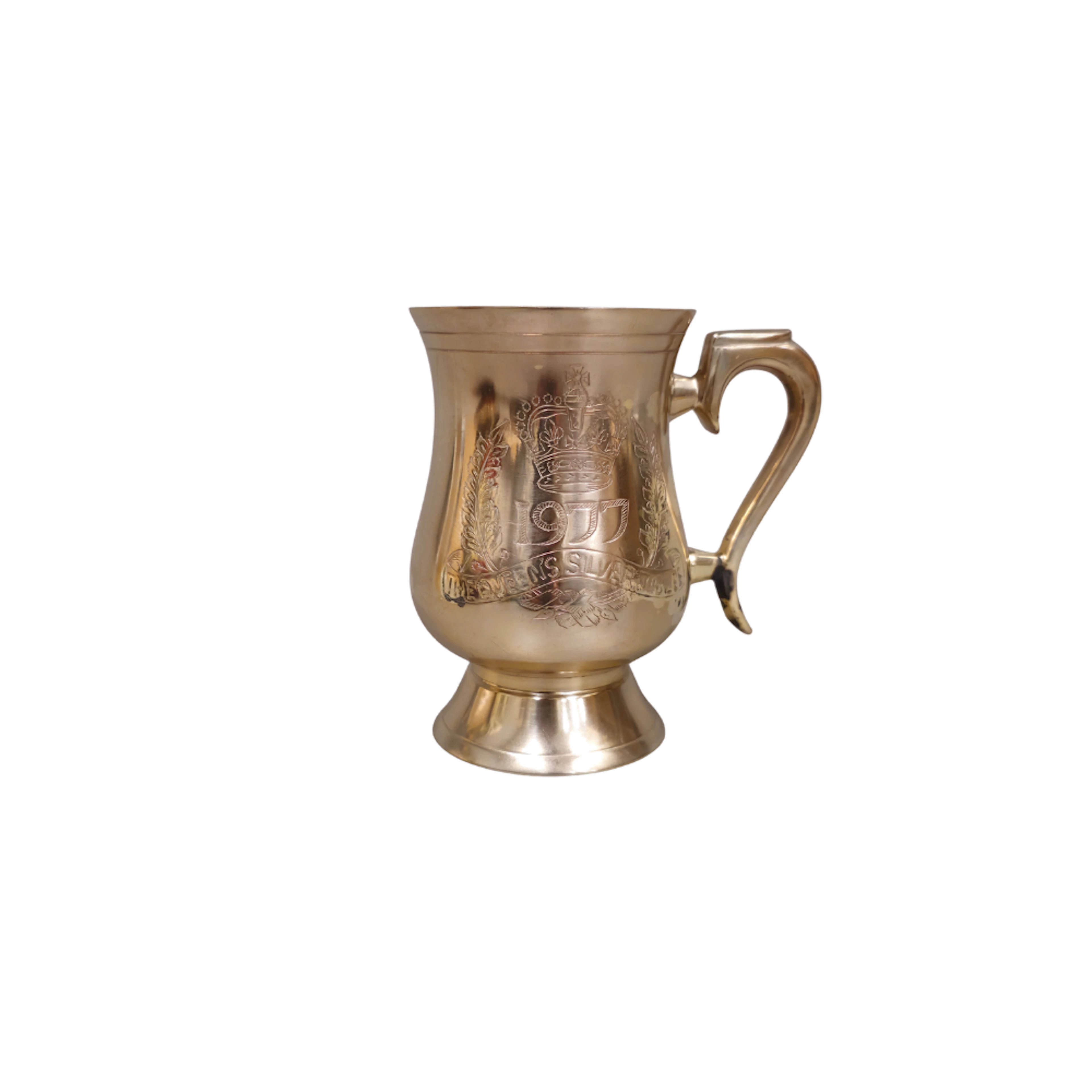 TAZA CONMEMORATIVA DEL JUBILEO DE LA REINA ISABEL II DE 1977 EN METAL PLATEADO.