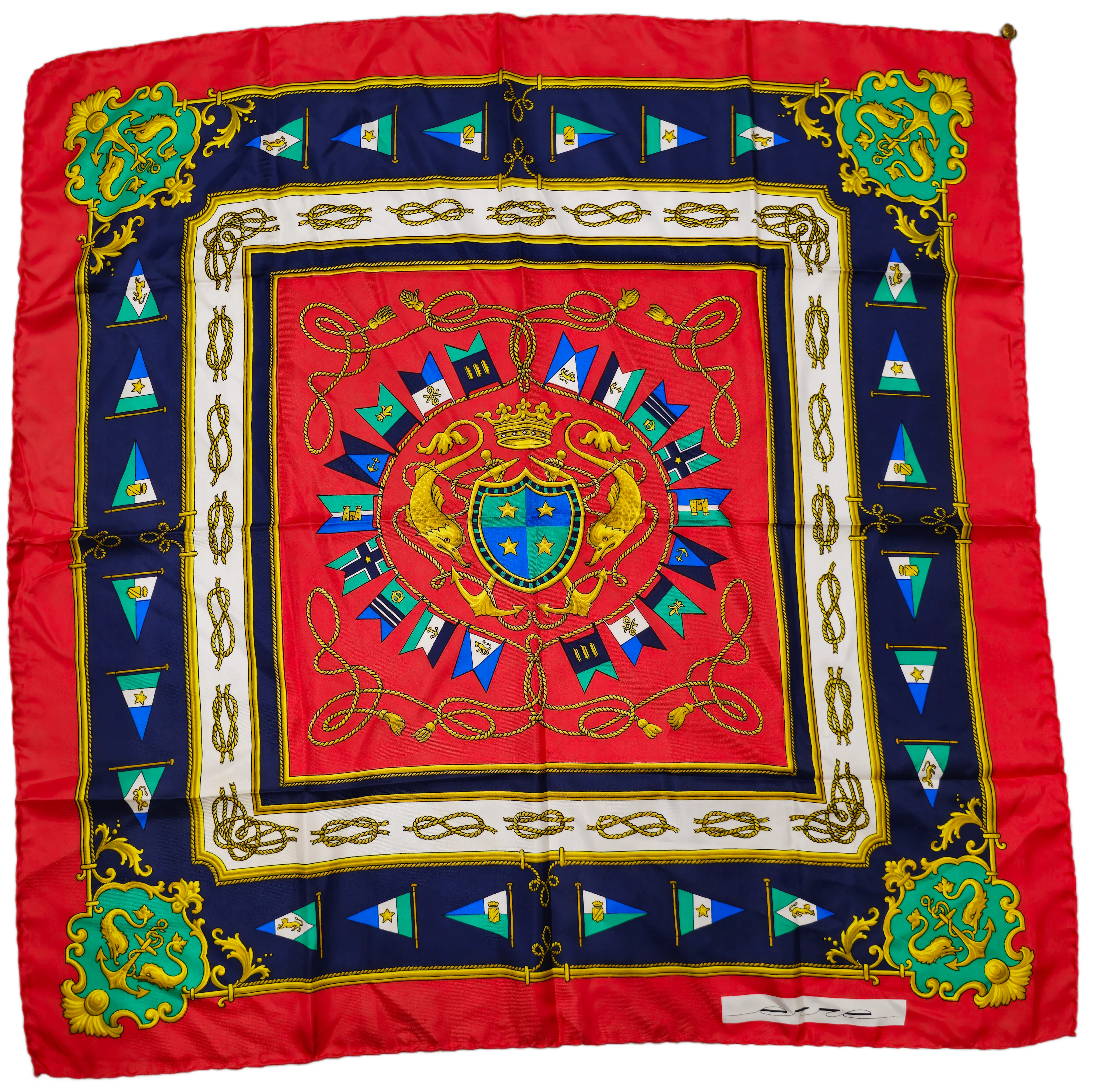 ERRE. FOULARD CARRÉ EN SEDA. MOTIVOS NAUTICOS CON BANDERAS Y NUDOS NAUTICOS.