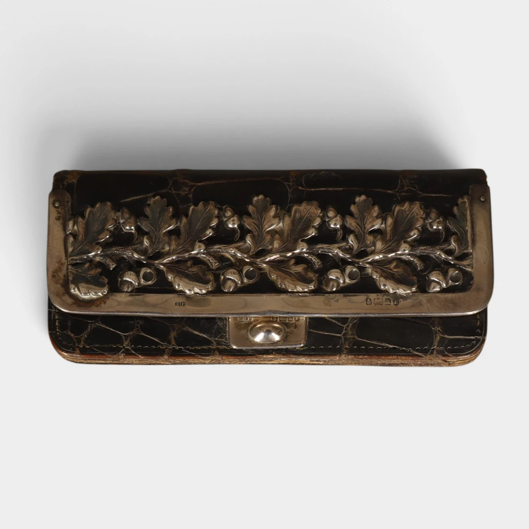 Cartera eduardiana en cuero y plata. Principios del siglo XIX.