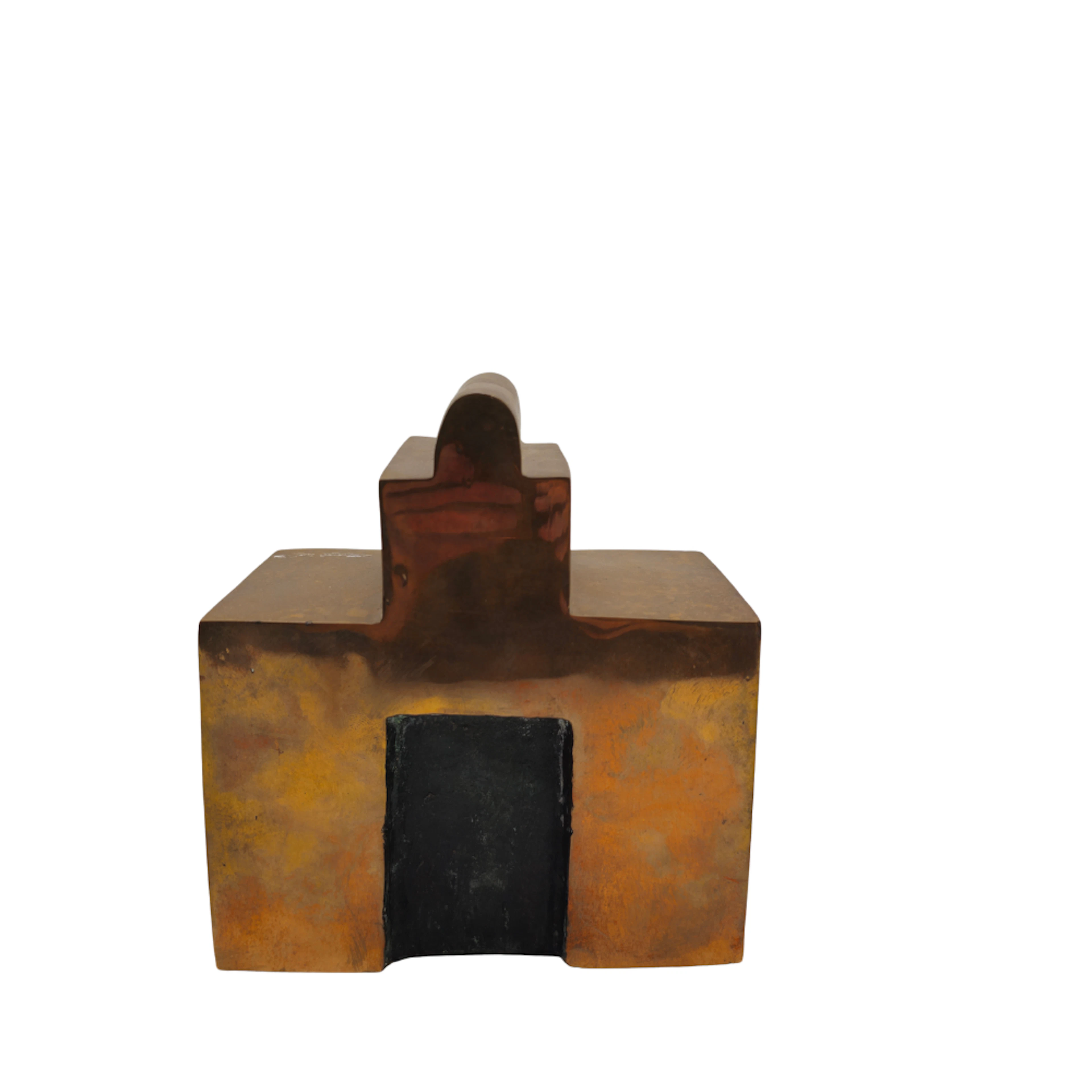 ESCULTURA BRUTALISTA EN BRONCE DORADO. FIRMA ILEGIBLE.