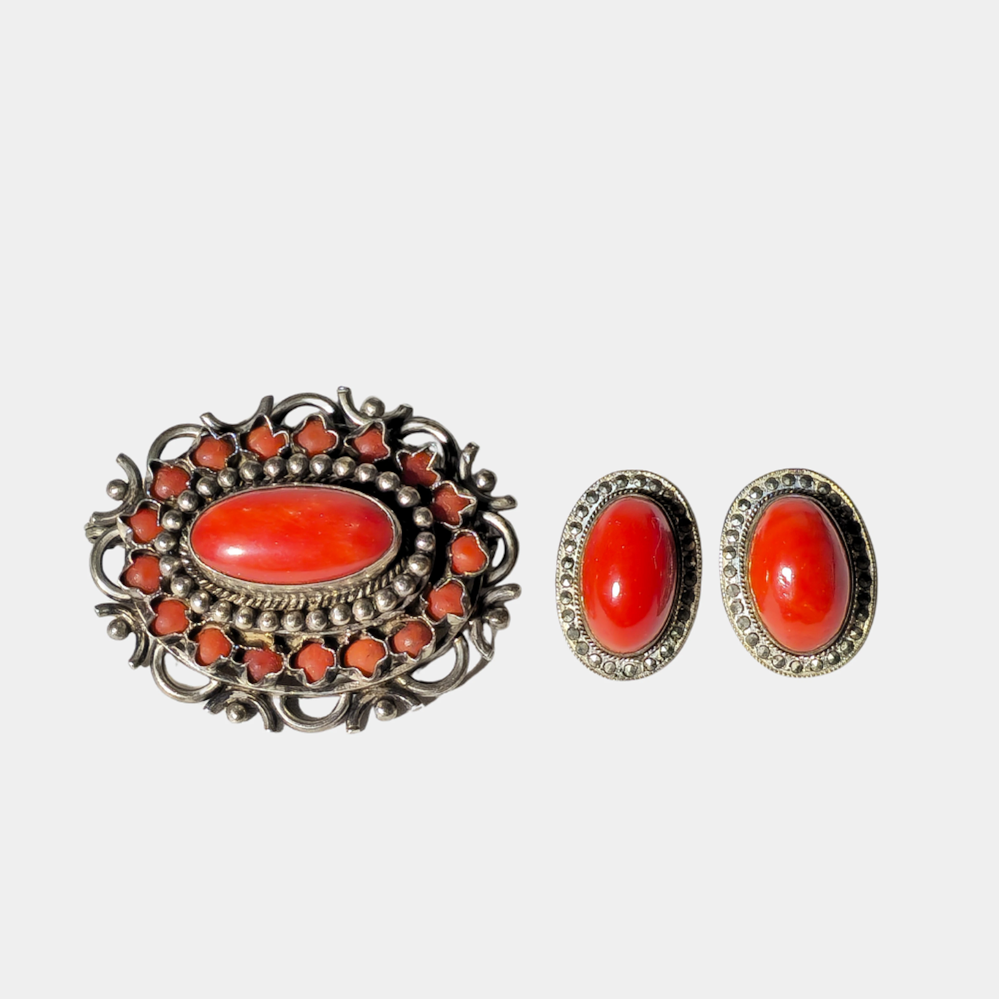 BROCHE Y PENDIENTES EN PLATA 800 Y CORAL.