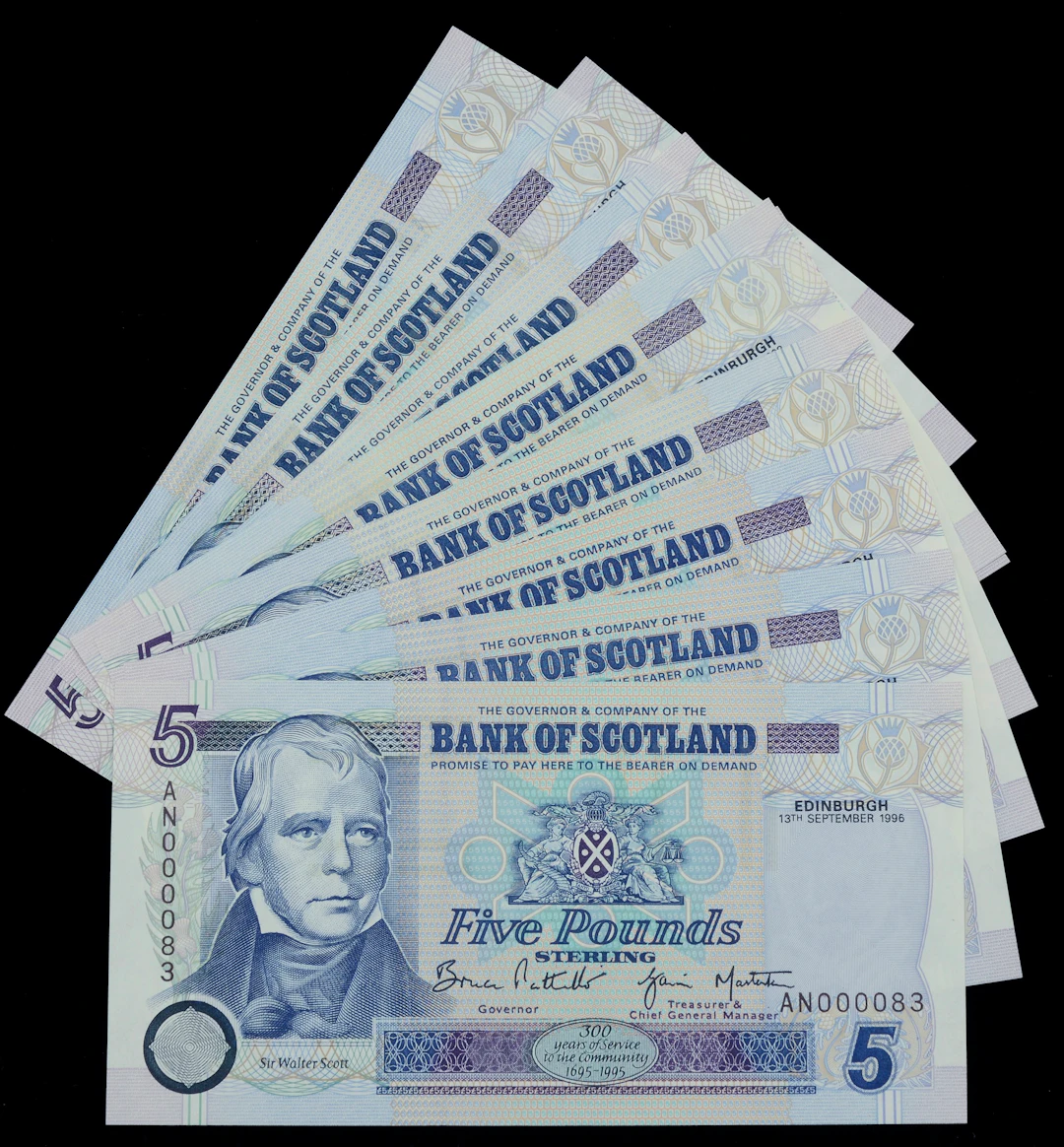 Bank of Scotland, £5 (9), 13 September 1996 (3), serial numbers AN000083