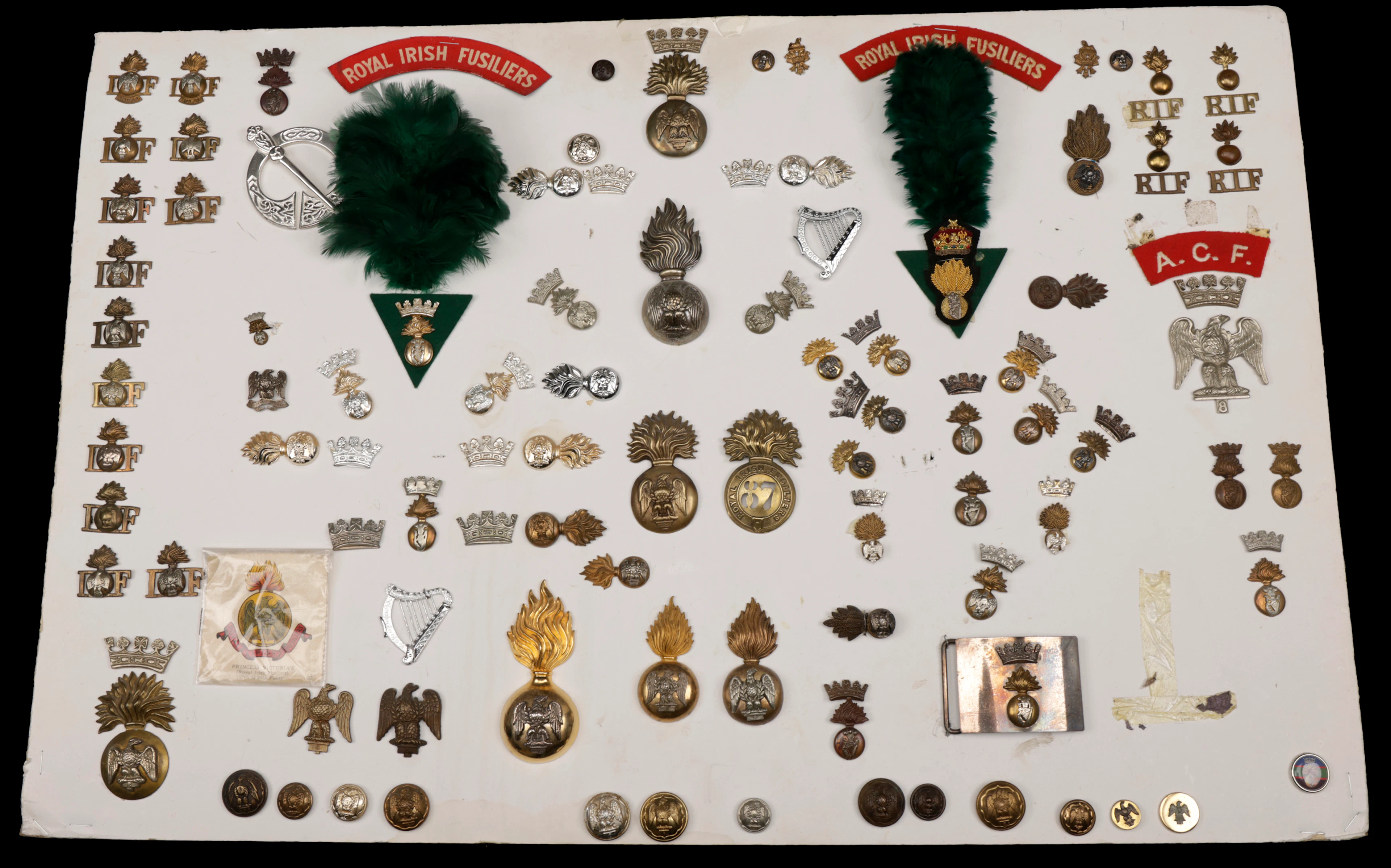 Assorted Royal Irish Fusiliers Insignia. A very good comprehensive