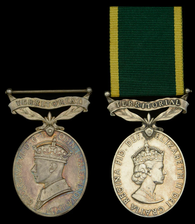 Efficiency Medal (2), G.VI.R., 1st issue, Territorial (3057423 Gnr.