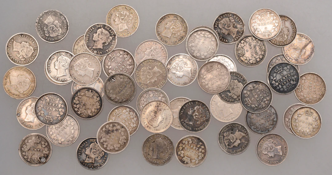 Canada, Victoria, 5 Cents, 1899, London (KM 2); together with similar