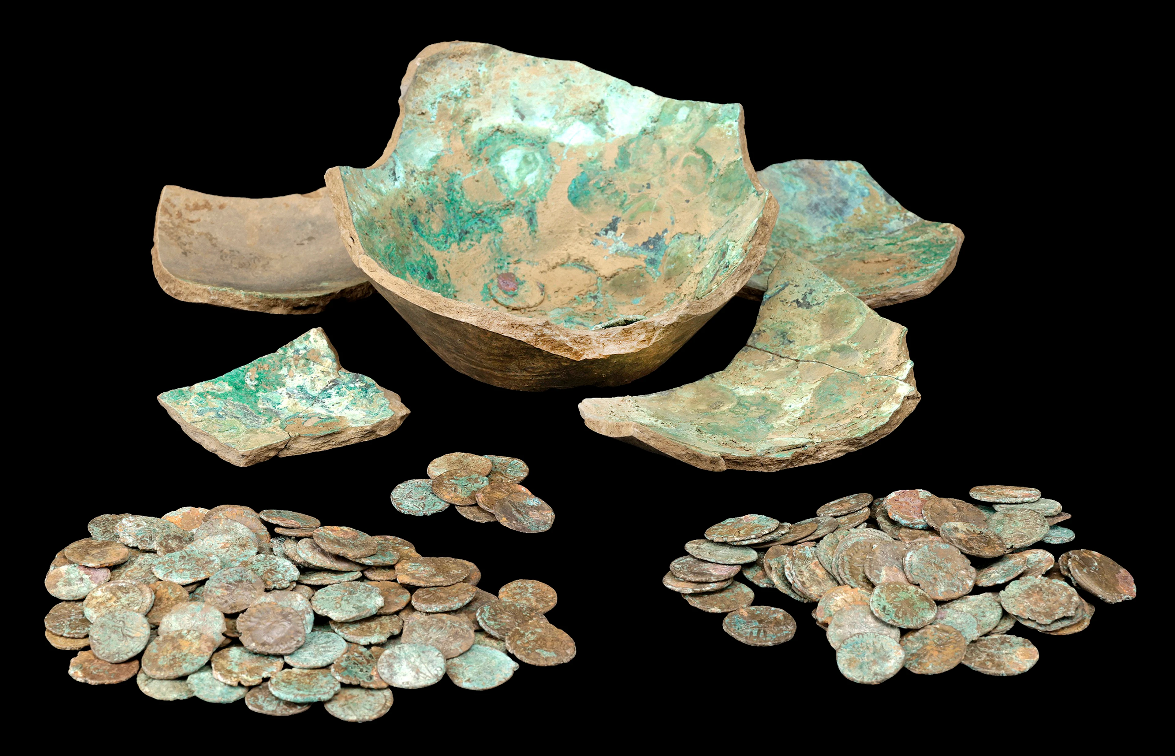 The Yarlington Hoard, The Yarlington Hoard comprises approximately