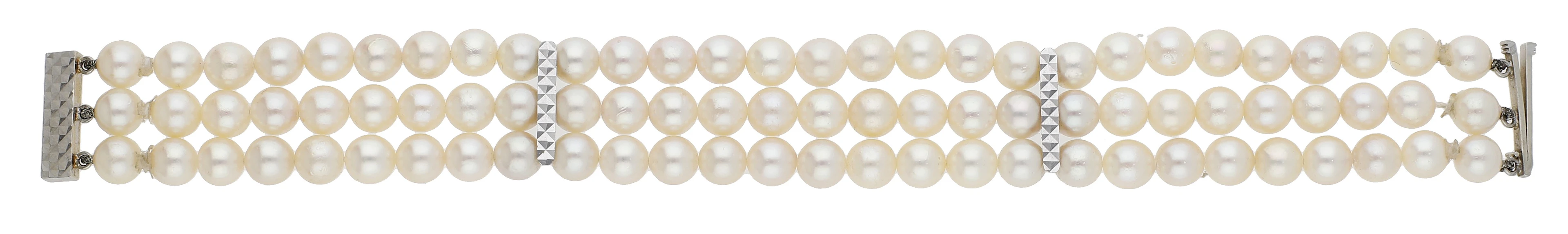 A three row uniform cultured pearl bracelet, with chequered vertical