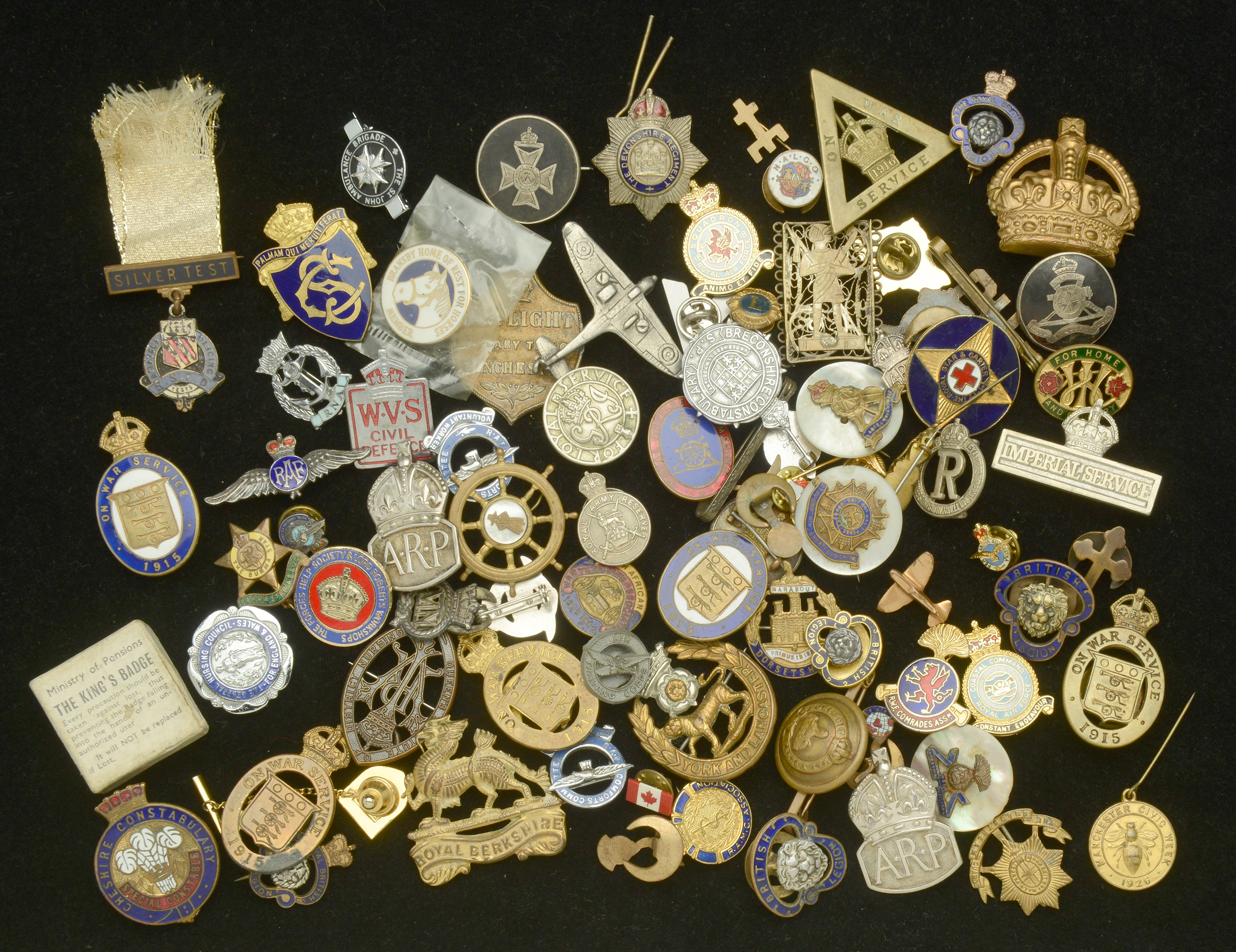 Sweetheart And Lapel Badge Insignia. A good and very large selection