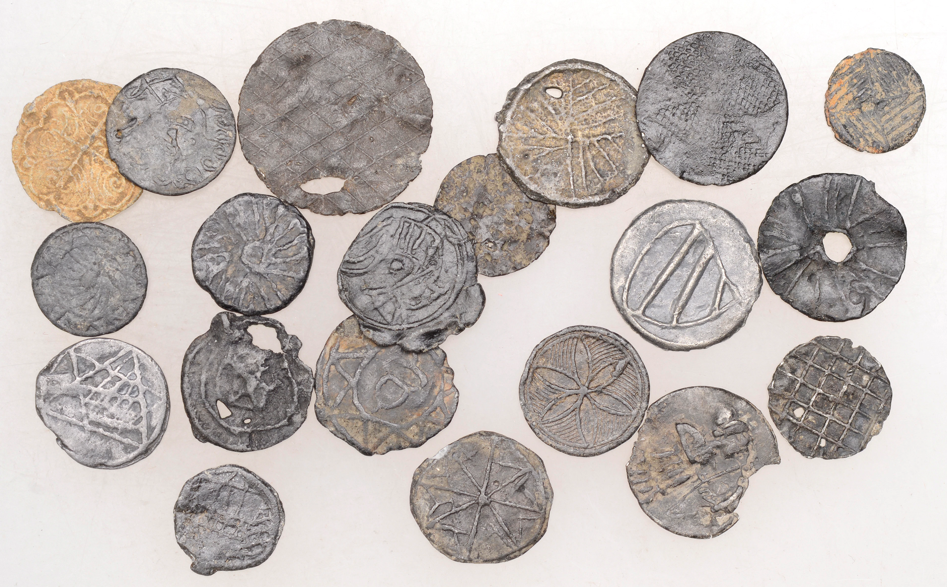 Transitional pieces, mostly very late pictorial period, c. 1350-1425