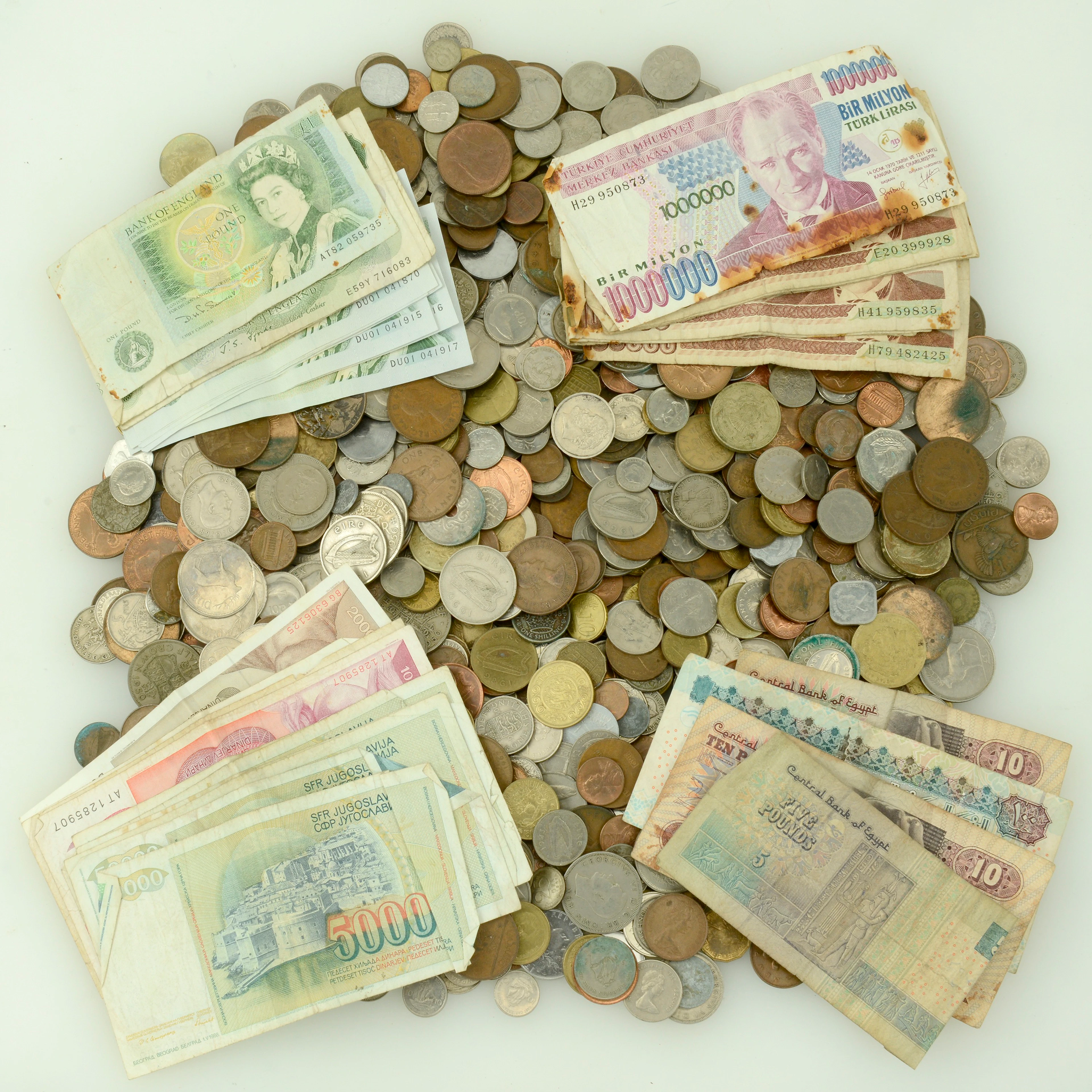 Miscellaneous, Miscellaneous World coins in base metals (approx. 500)