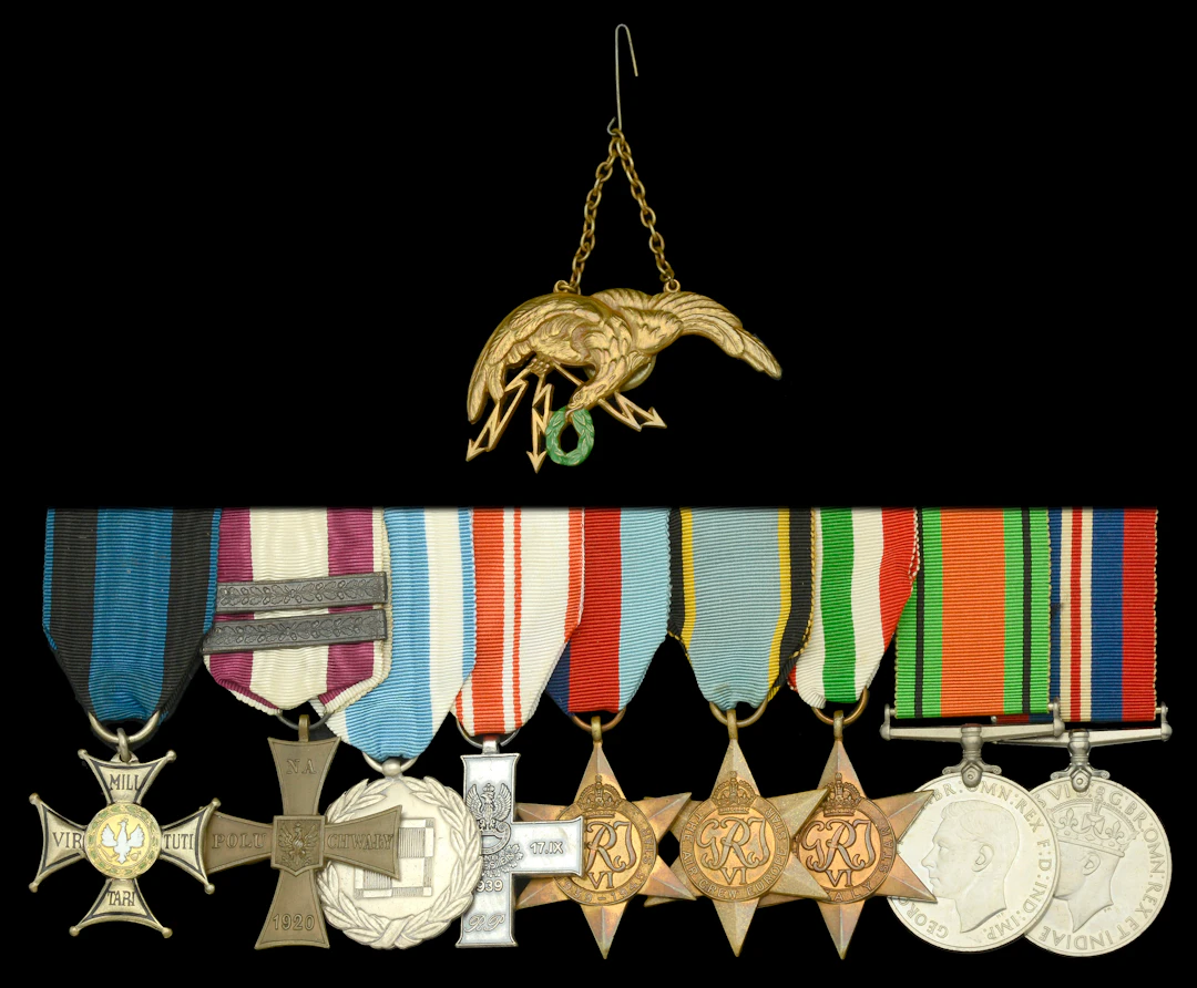 A rare Second World War early Order of Virtuti Miltari, Cross of Valour