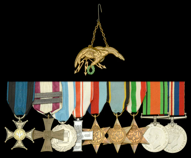A rare Second World War early Order of Virtuti Miltari, Cross of Valour