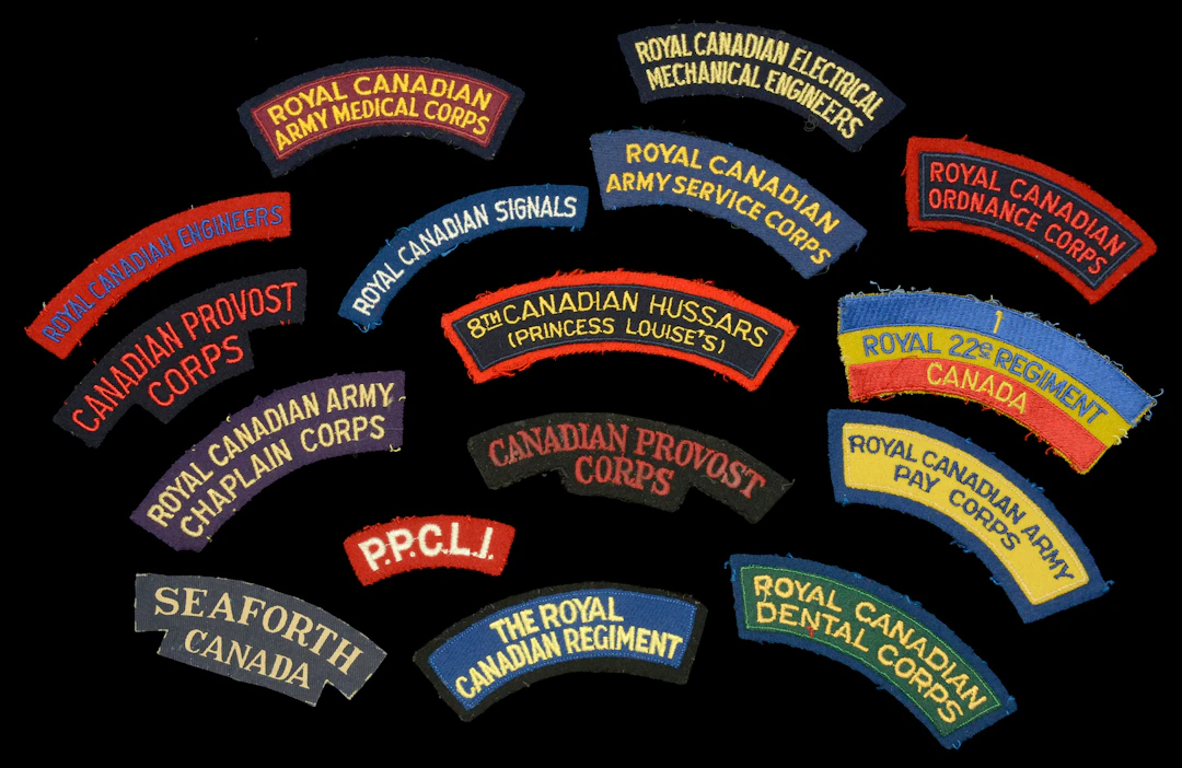 Assorted Canadian Cloth Shoulder Titles. A good selection of Second