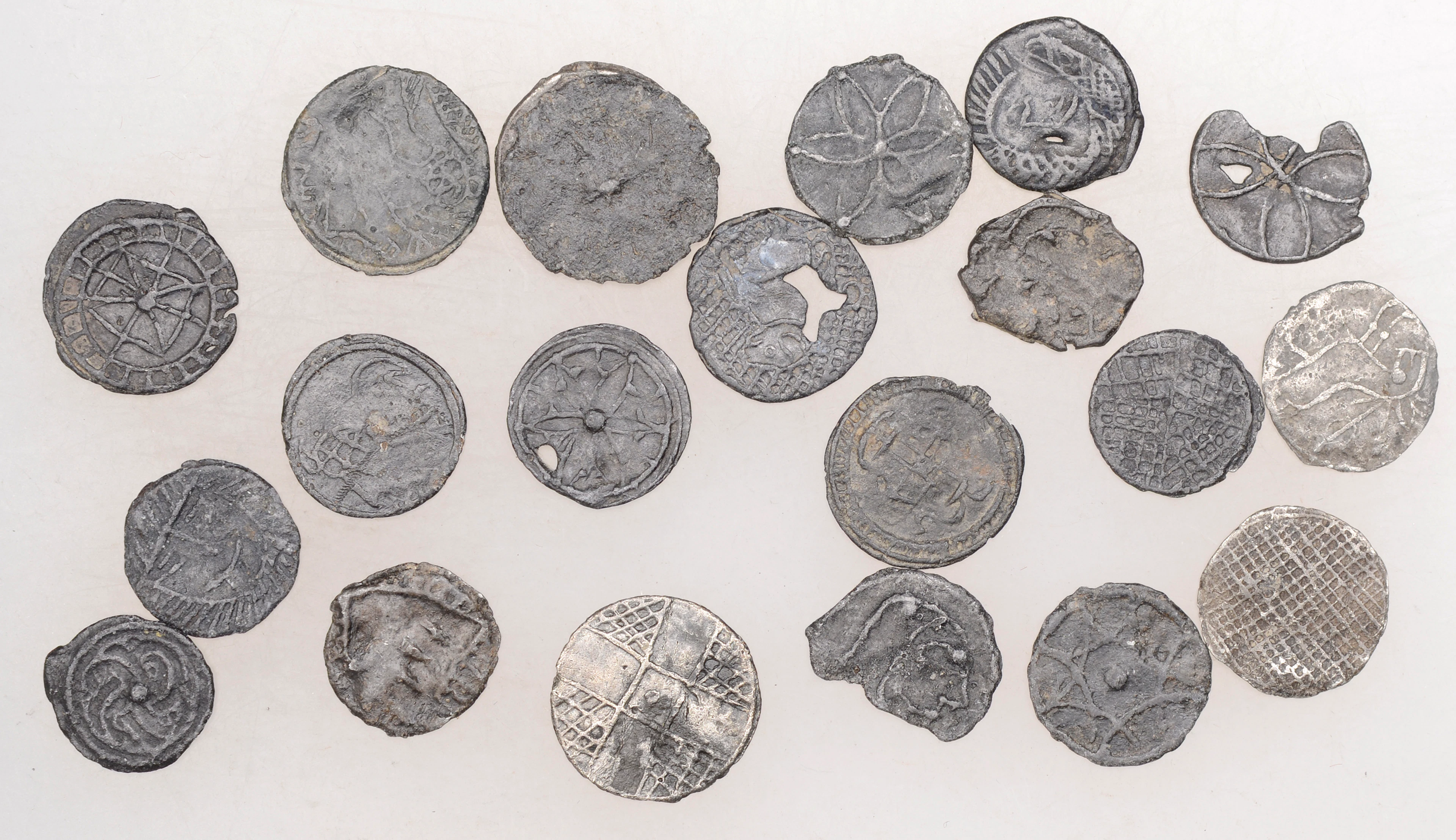 Transitional pieces, mostly very late pictorial period, c. 1350-1425