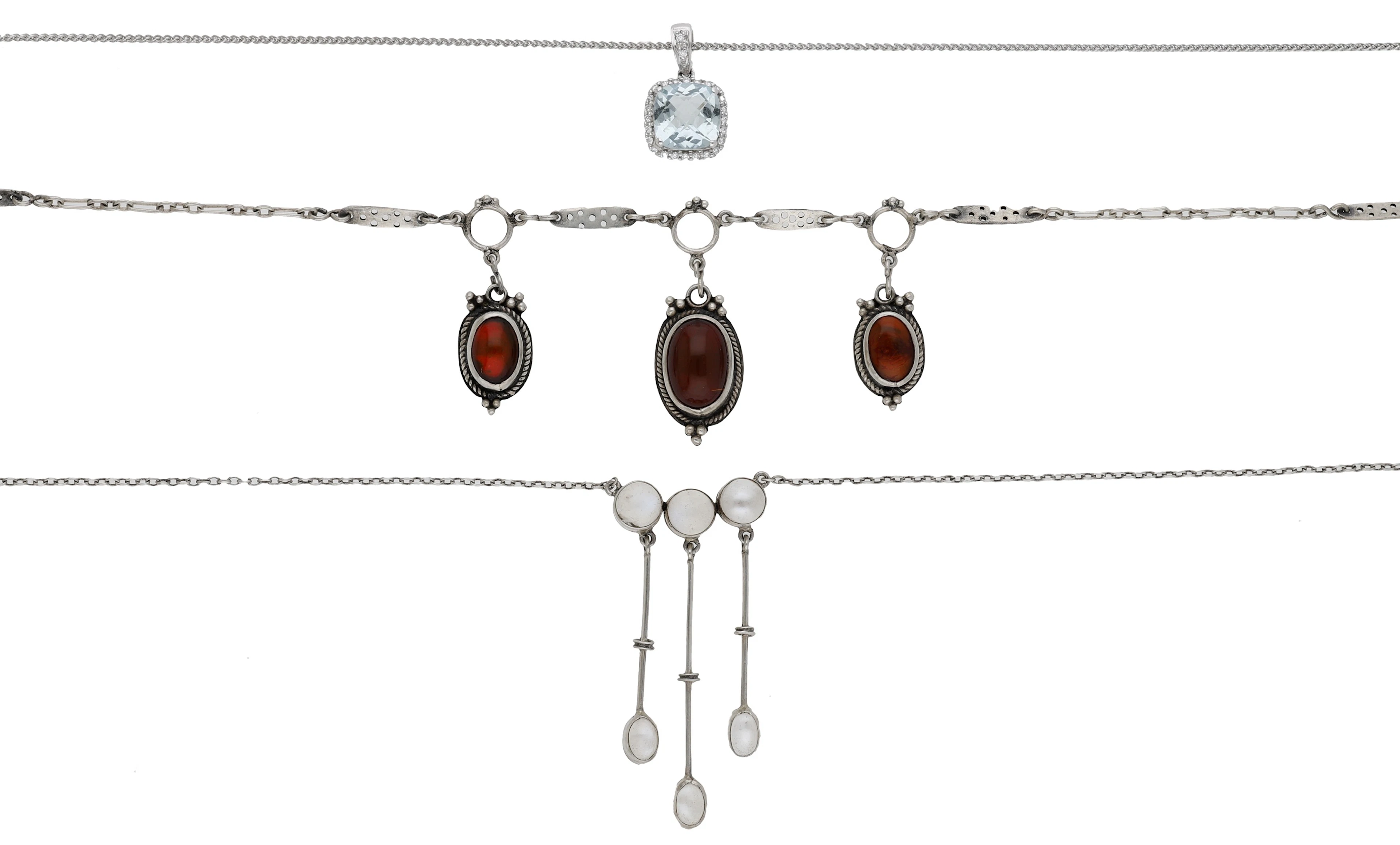 A collection of jewellery, to include a late 19th century bar brooch