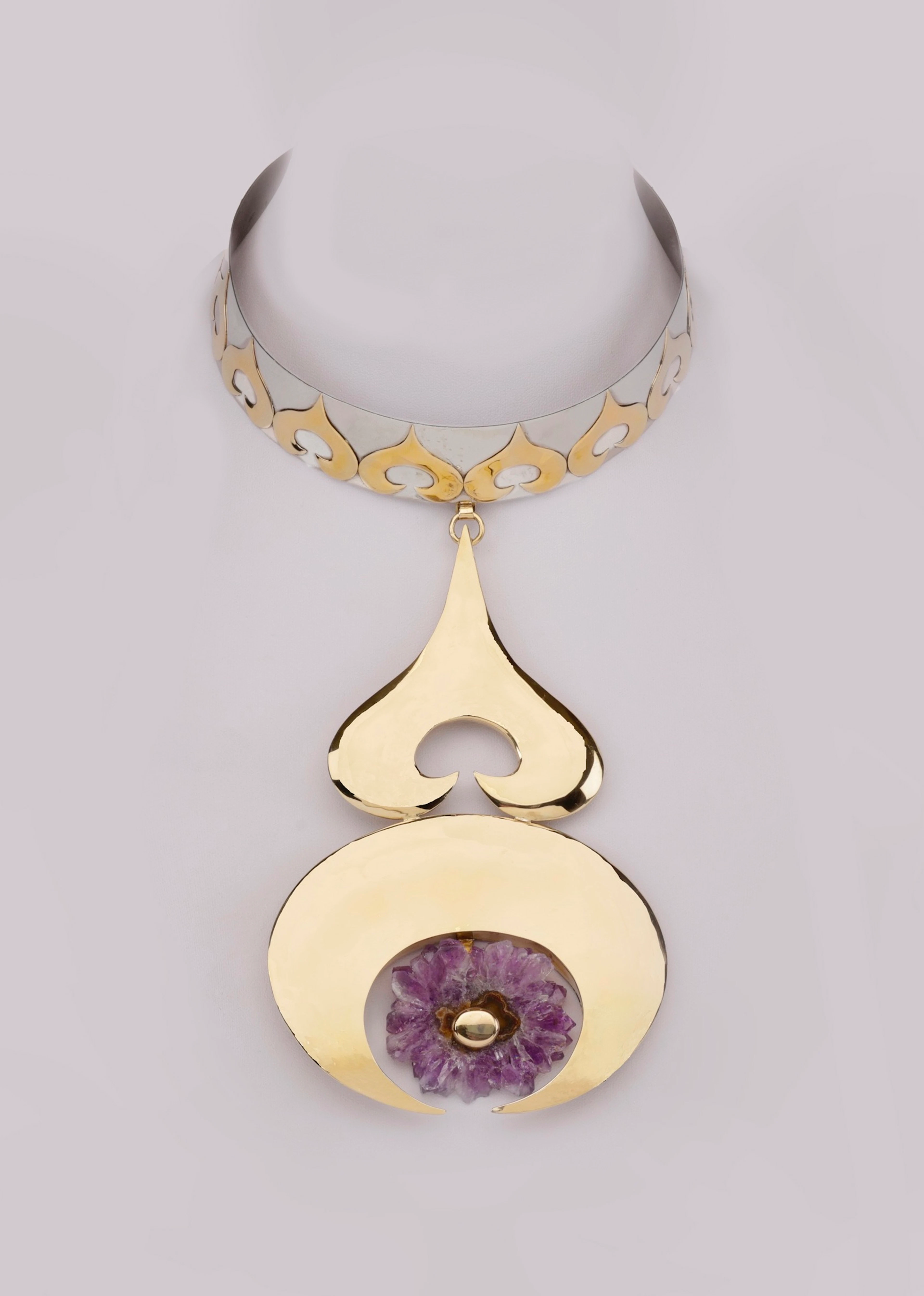 An impressive 18ct bicolour gold collar and pendant necklace by Barbara