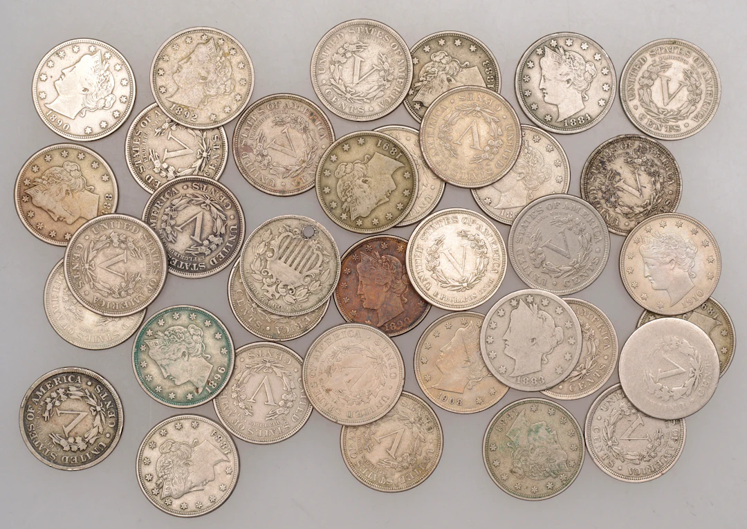 United States of America, ‘V’ Nickels (36), various dates (KM 112)