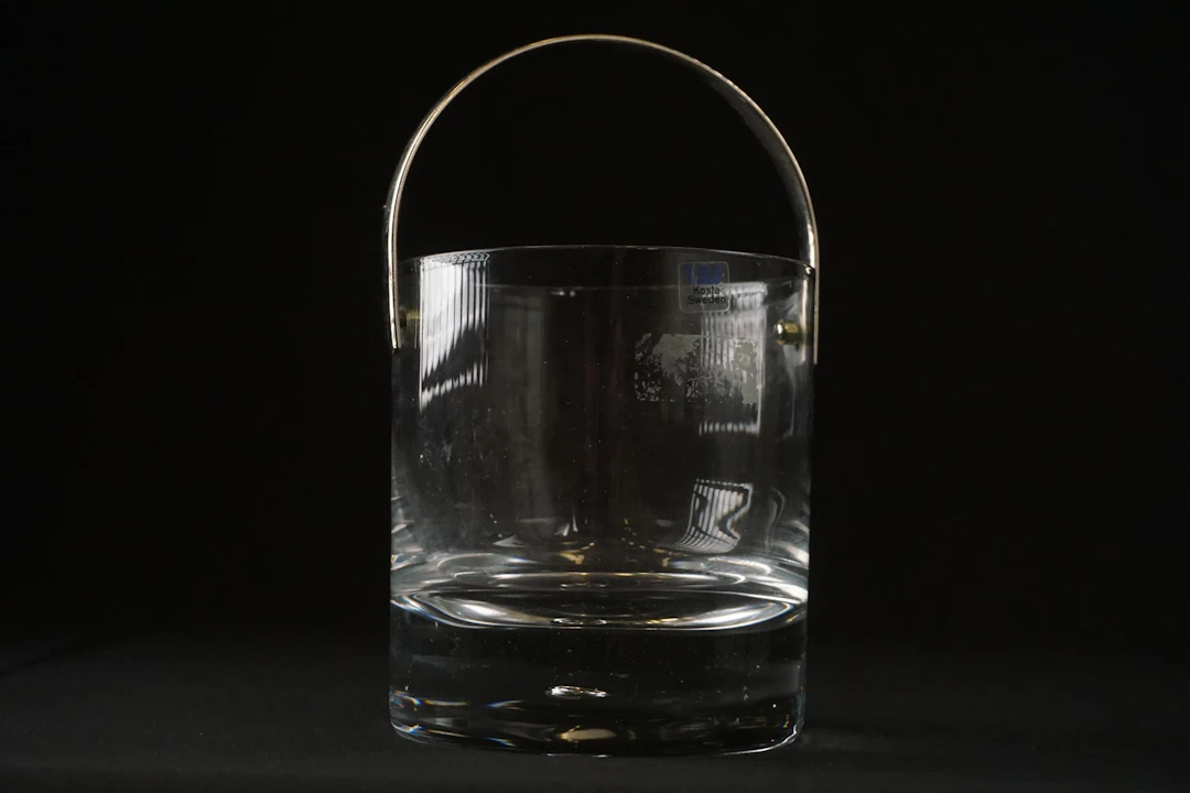 Kosta Boda, ishink i glas. G58