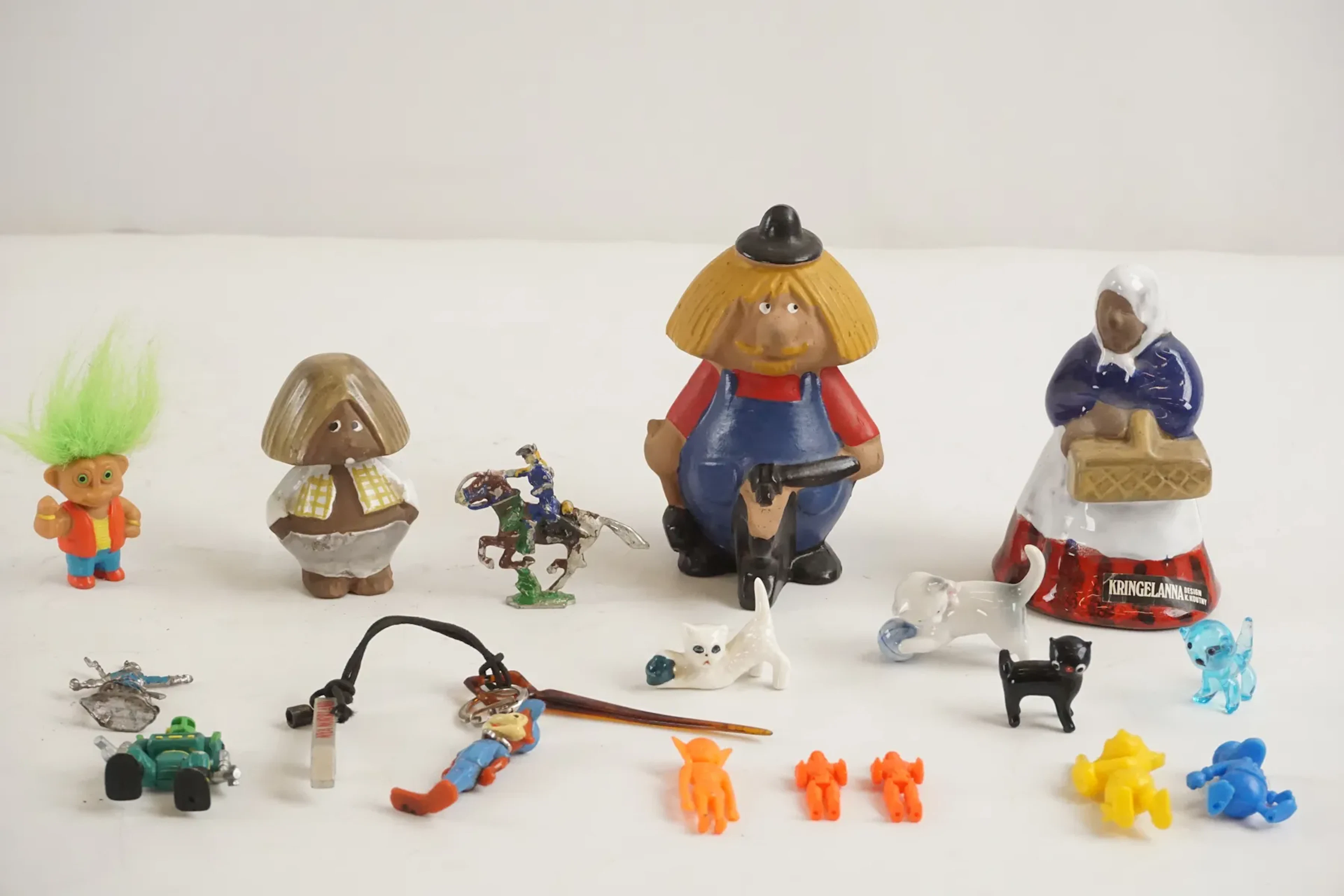 Keramikfigurer, Kurt Nilsson, Kringel Anna mm. A51/