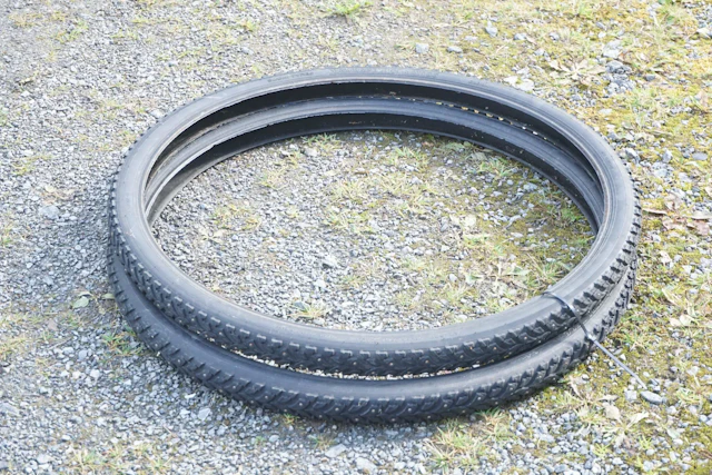 2st Suomi Tyres Dubbdäck. B75/