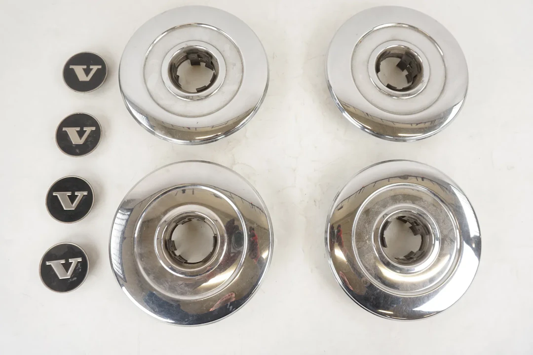 4st Volvo Navkapslar. A178