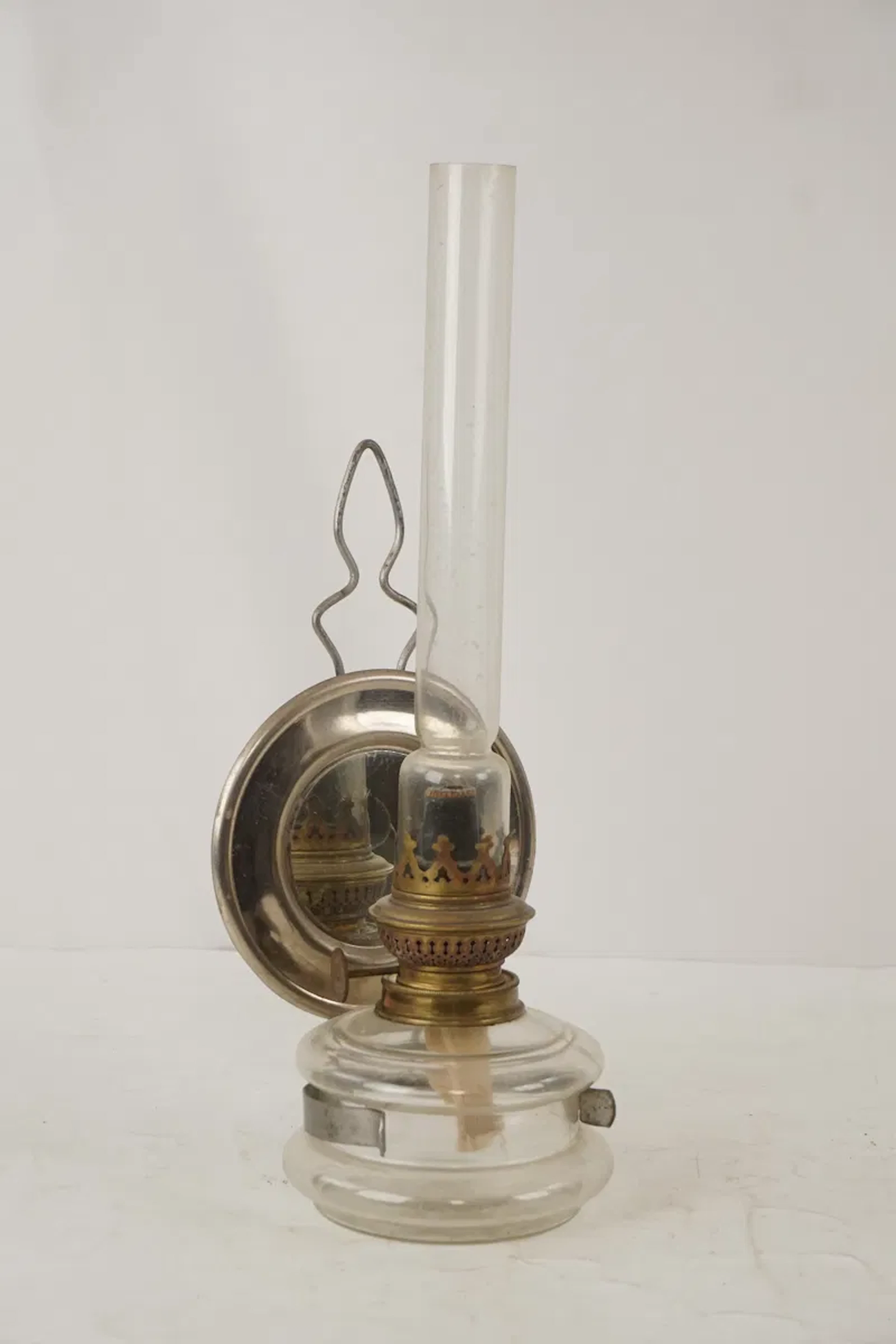 Väggfotogenlampa. C27