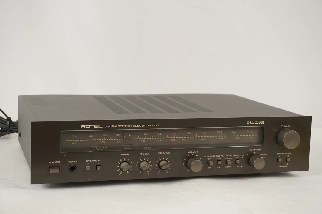 Rotel RX-1000 Radiomottagare / förstärkare. D27