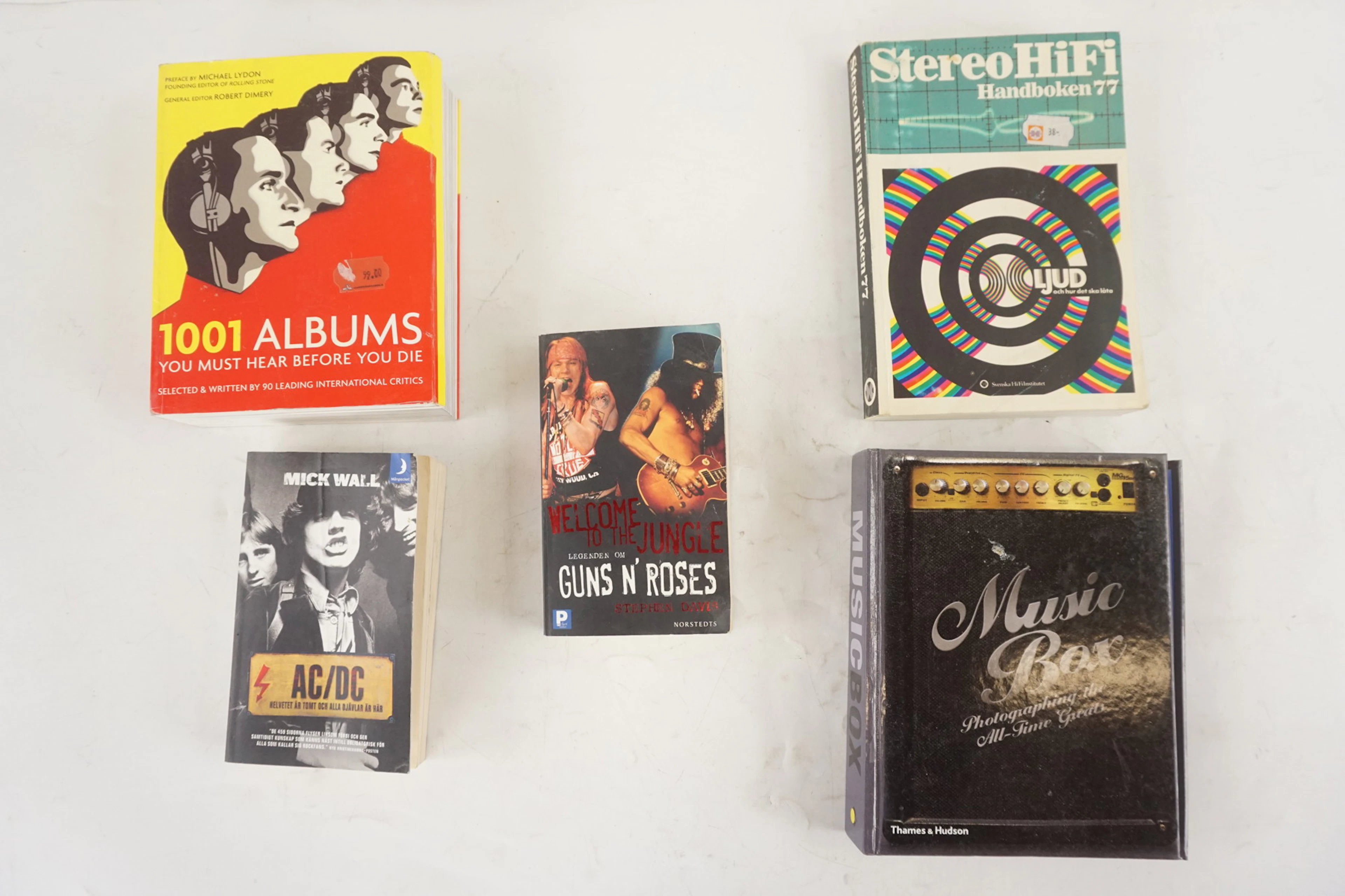 Böcker, 1001 Albums mm. A141/