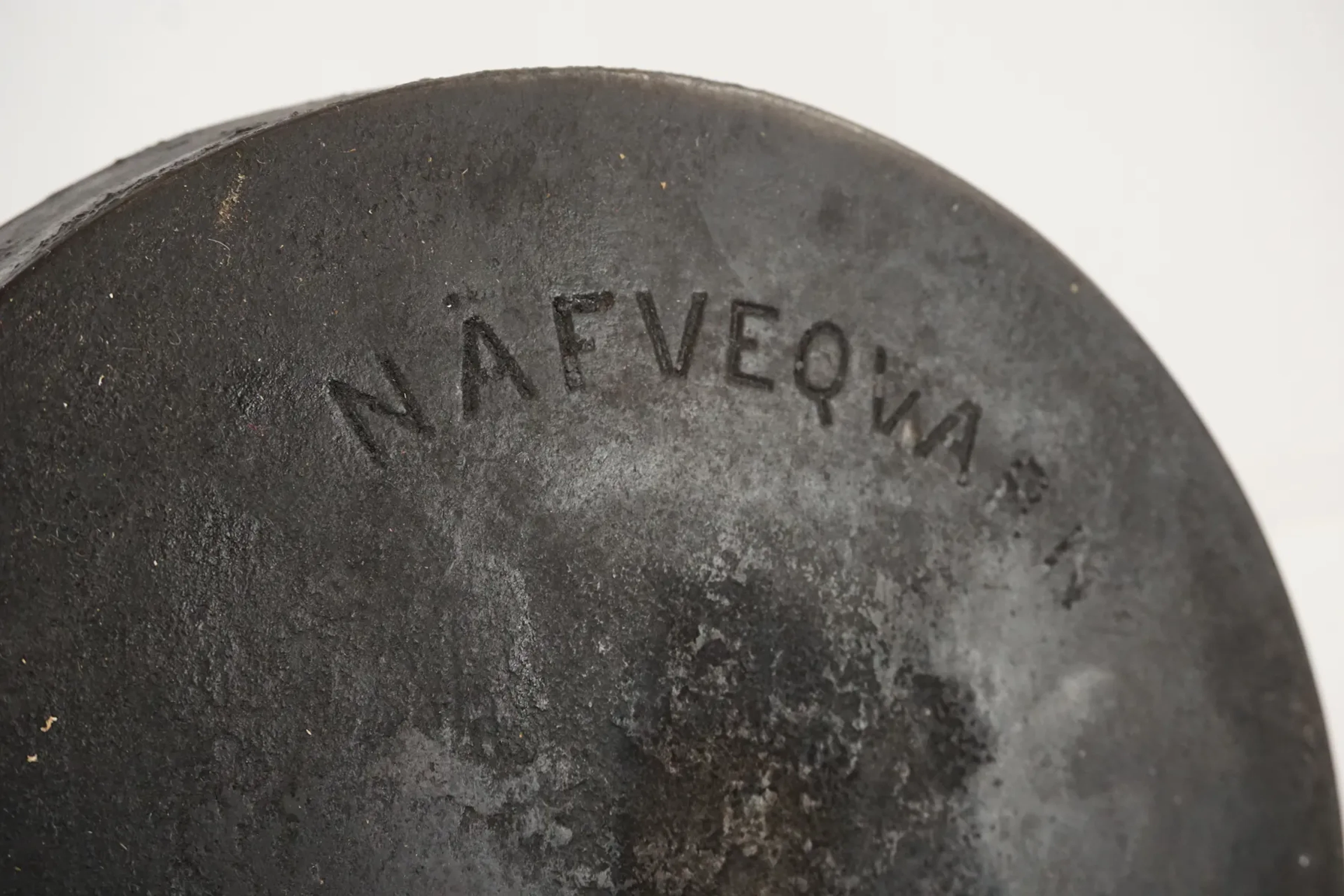 Näfveqvarns gjutjärnspanna. C10