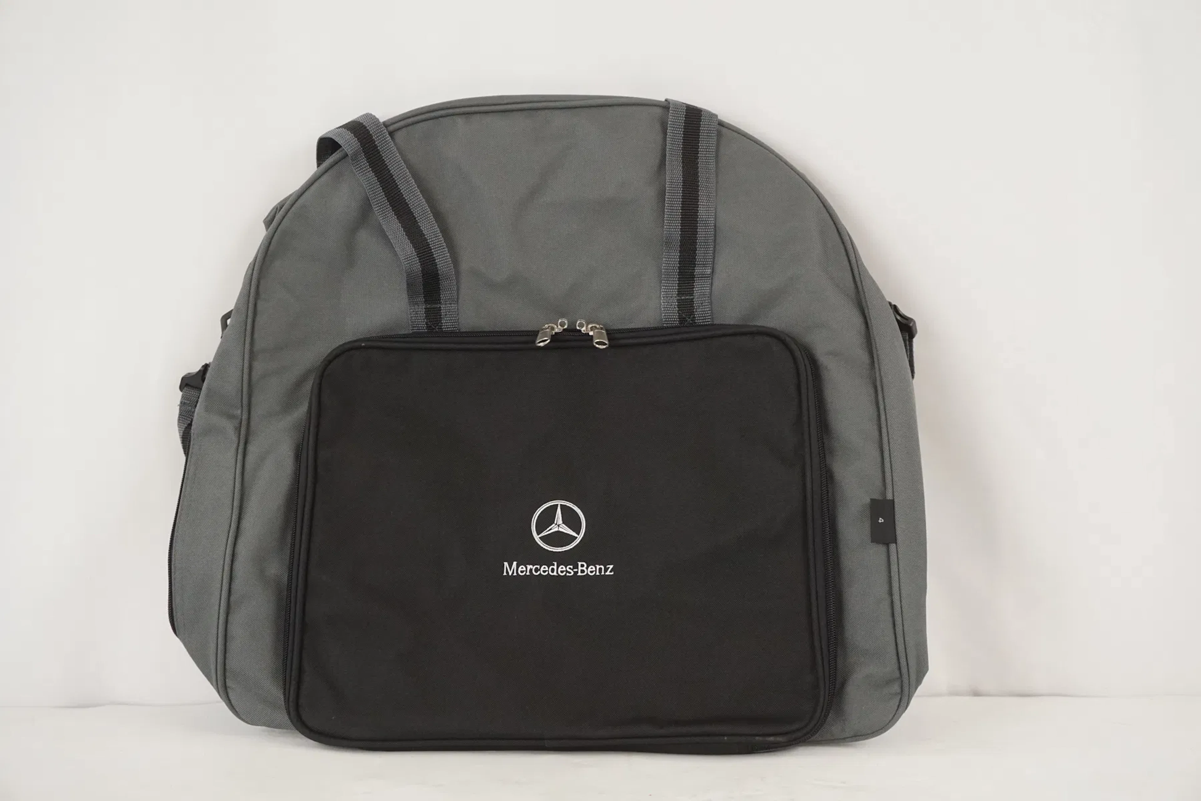 Mercedes Benz Reseväska. A311