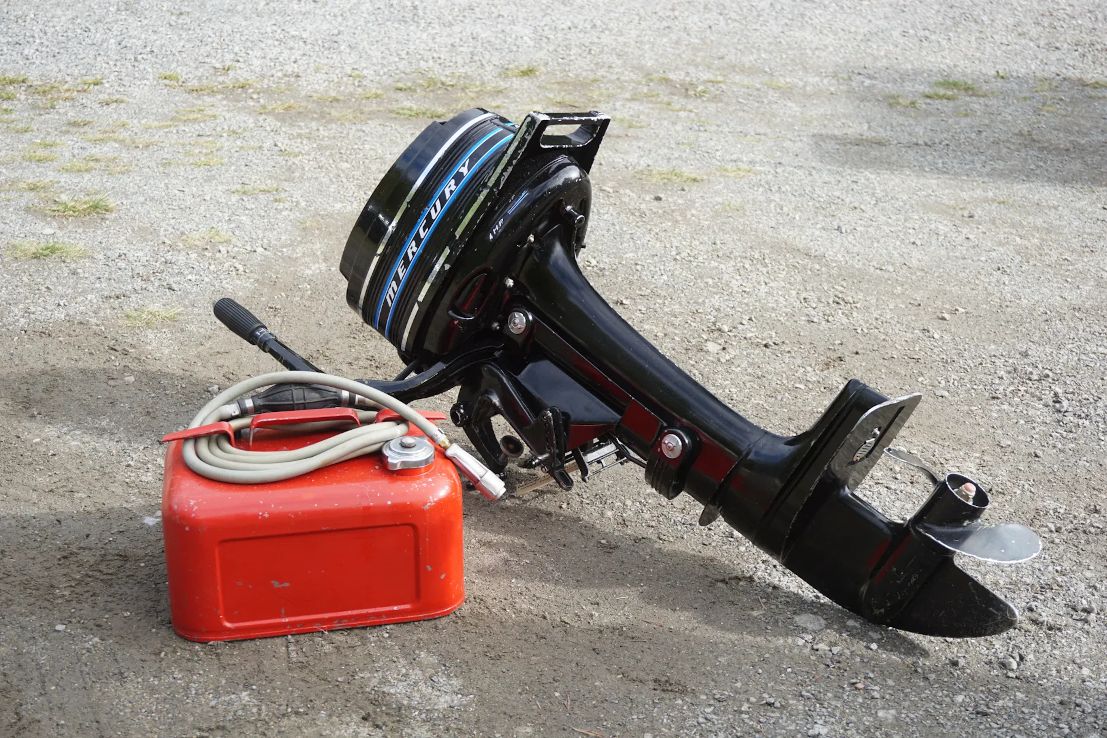 Mercury båtmotor & Nike Mariestad dunk. B9