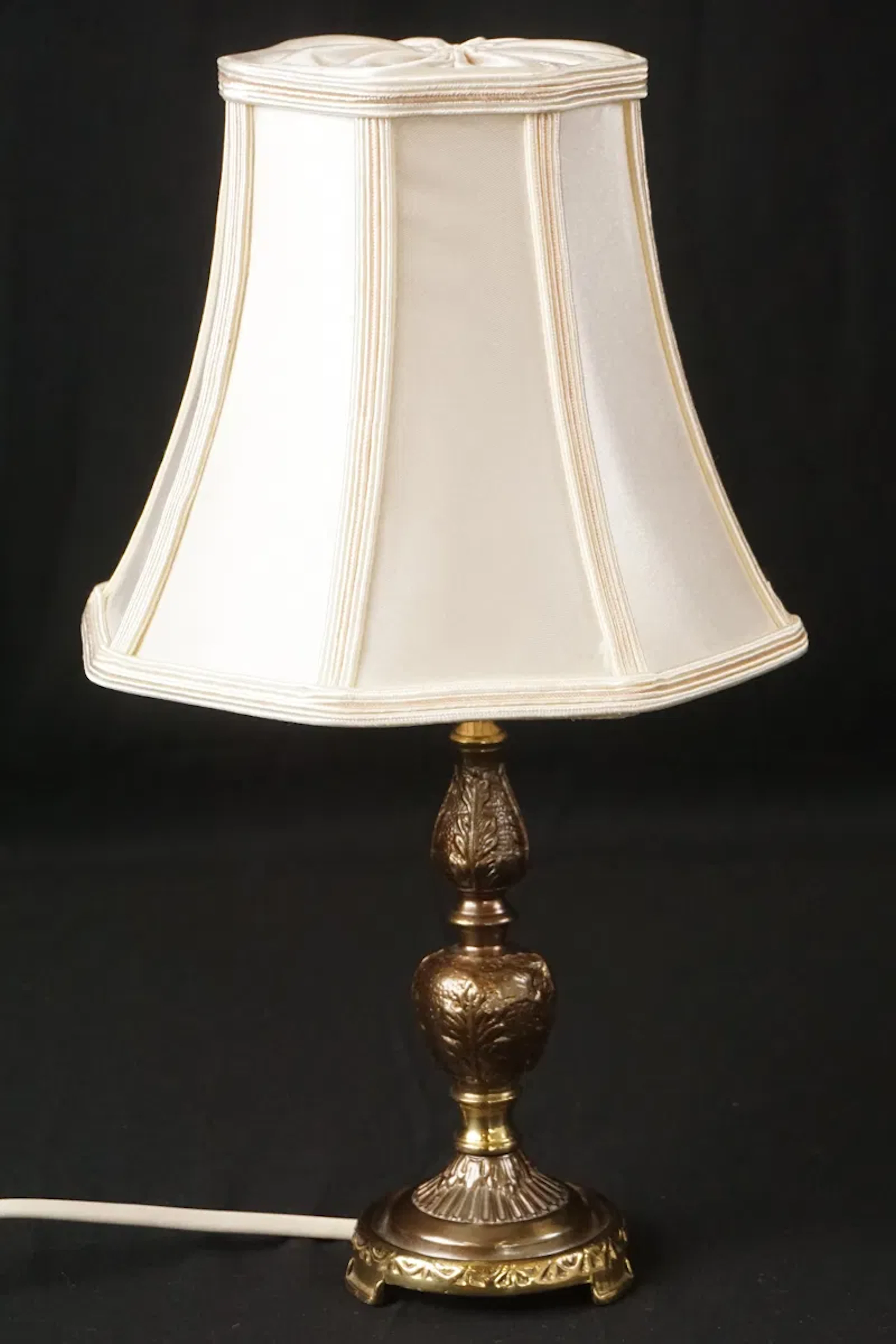 Bordslampa. M30