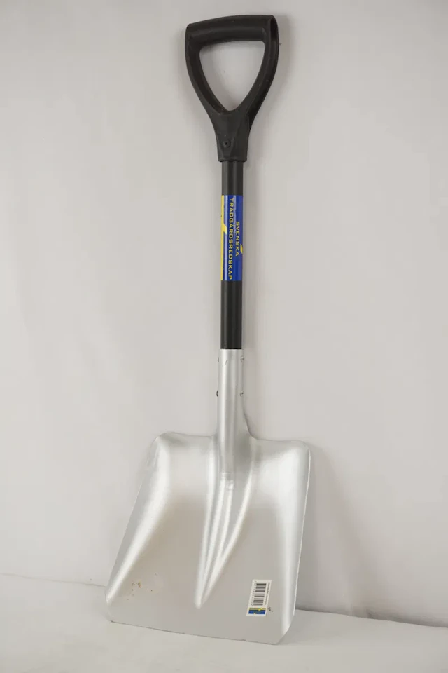 Bilsnöskyffel i aluminium. B85