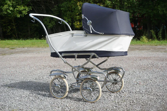 Barnvagn retro. B11/