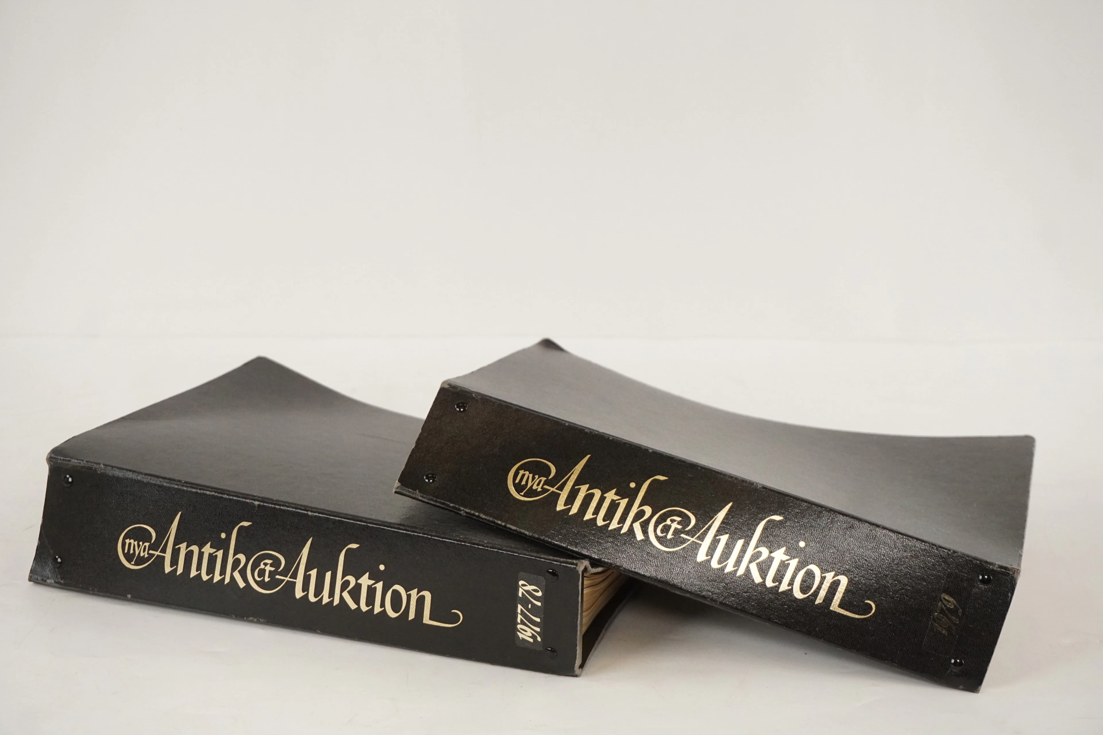 Tidningar/Magasin nya Antik & Auktion 1977 till 1979. A121