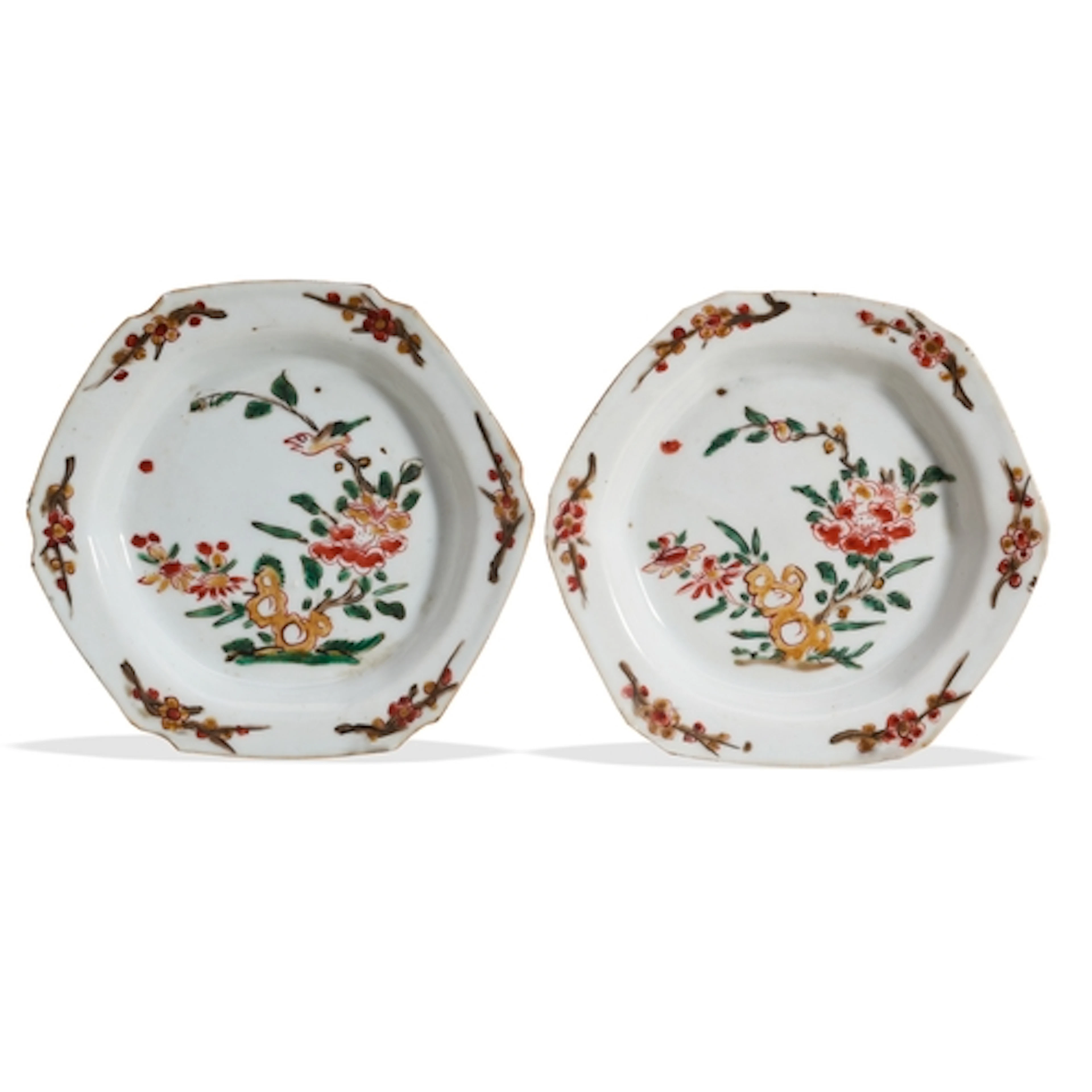 A PAIR OF WUCAI, KO-AKAI, HEXAGONAL SAUCER DISHES TIANQI, 16...