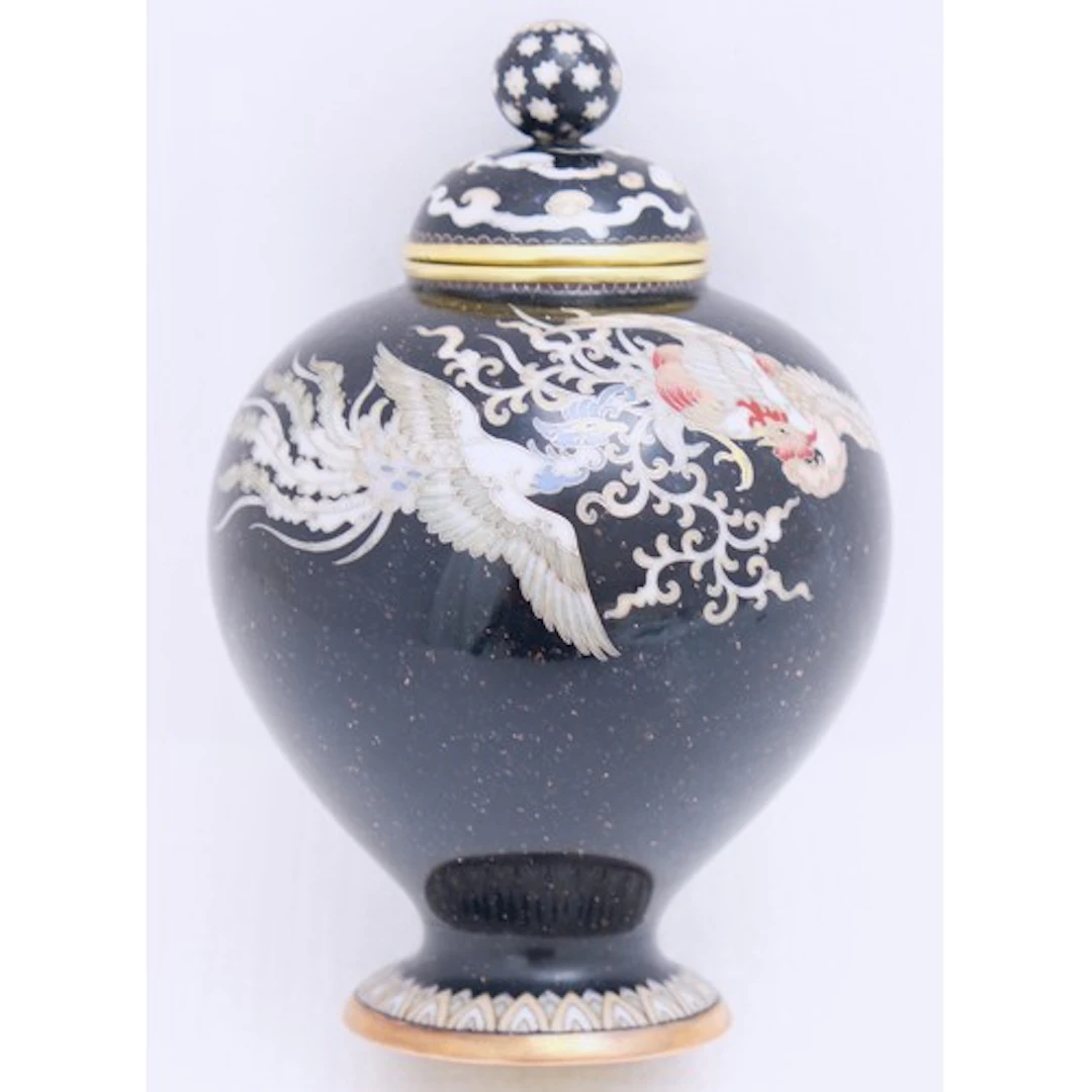A SMALL AND FINE JAPANESE CLOISONNÉ KORO AND COVER MEIJI PER...